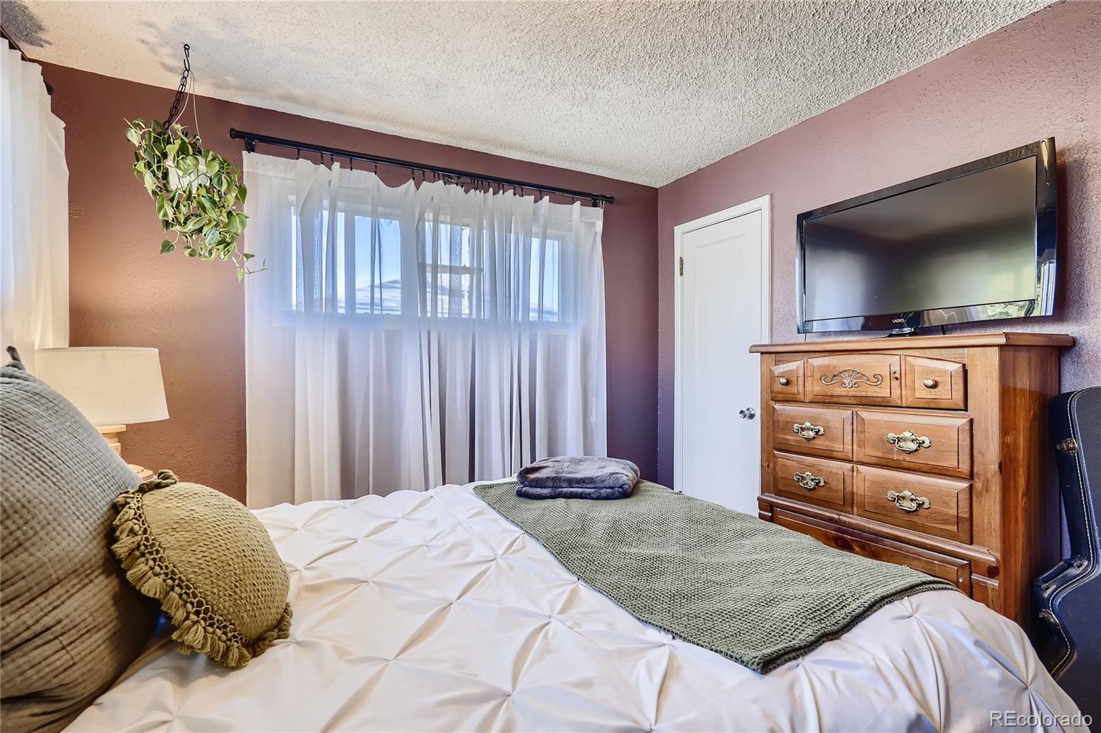 MLS Image #9 for 740  iola street,aurora, Colorado