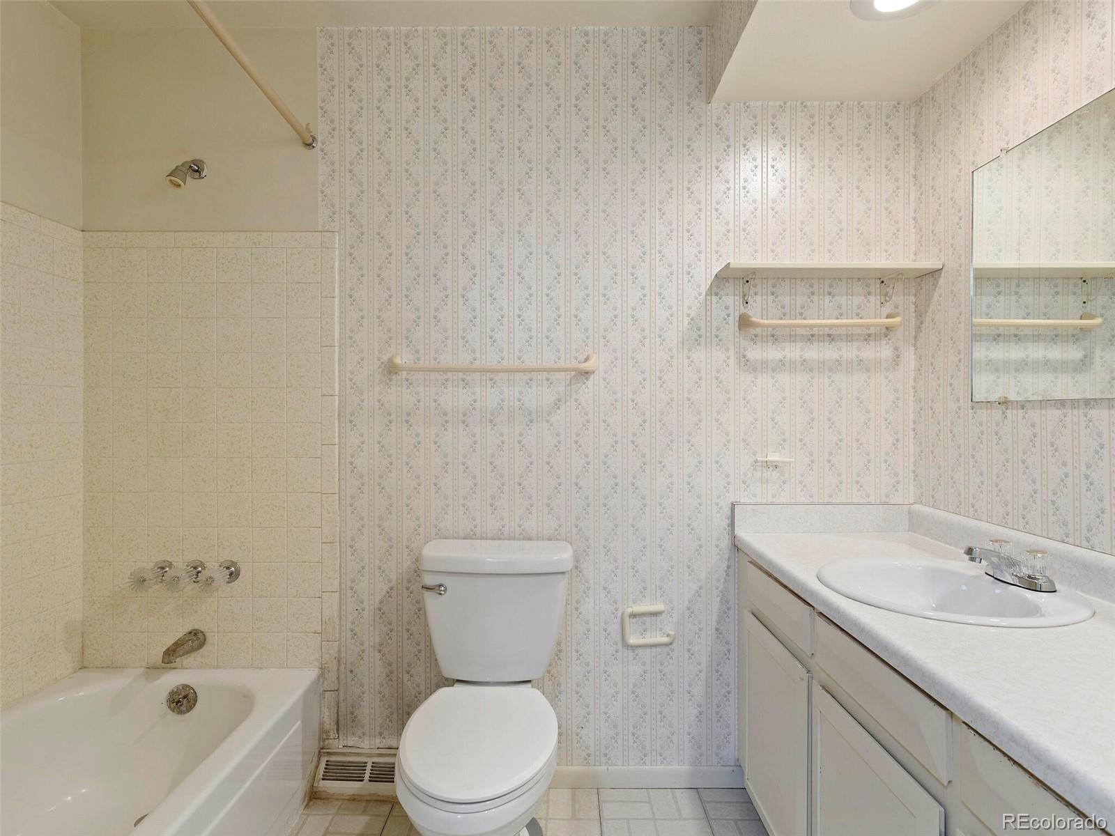 MLS Image #7 for 7130 s eudora court,centennial, Colorado