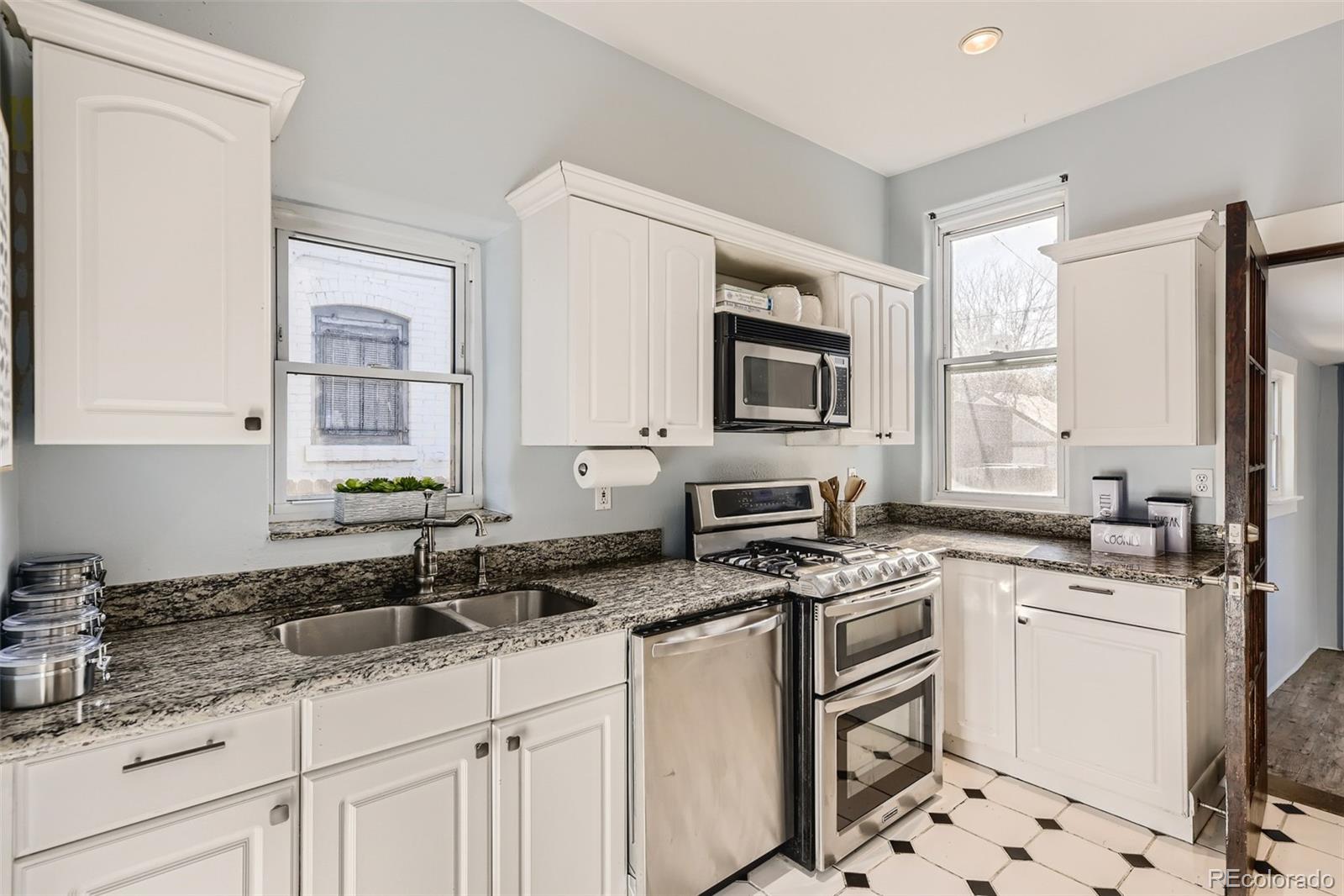 MLS Image #7 for 2431 n ogden street,denver, Colorado