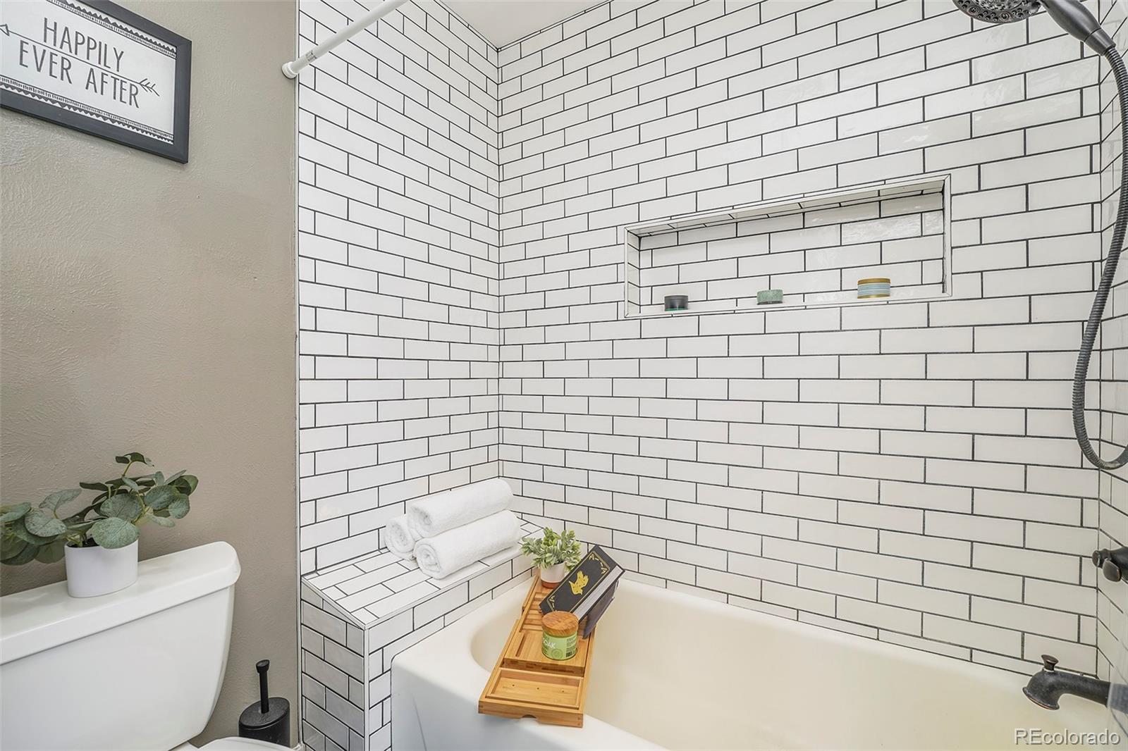 MLS Image #11 for 10410 w jewell avenue,lakewood, Colorado