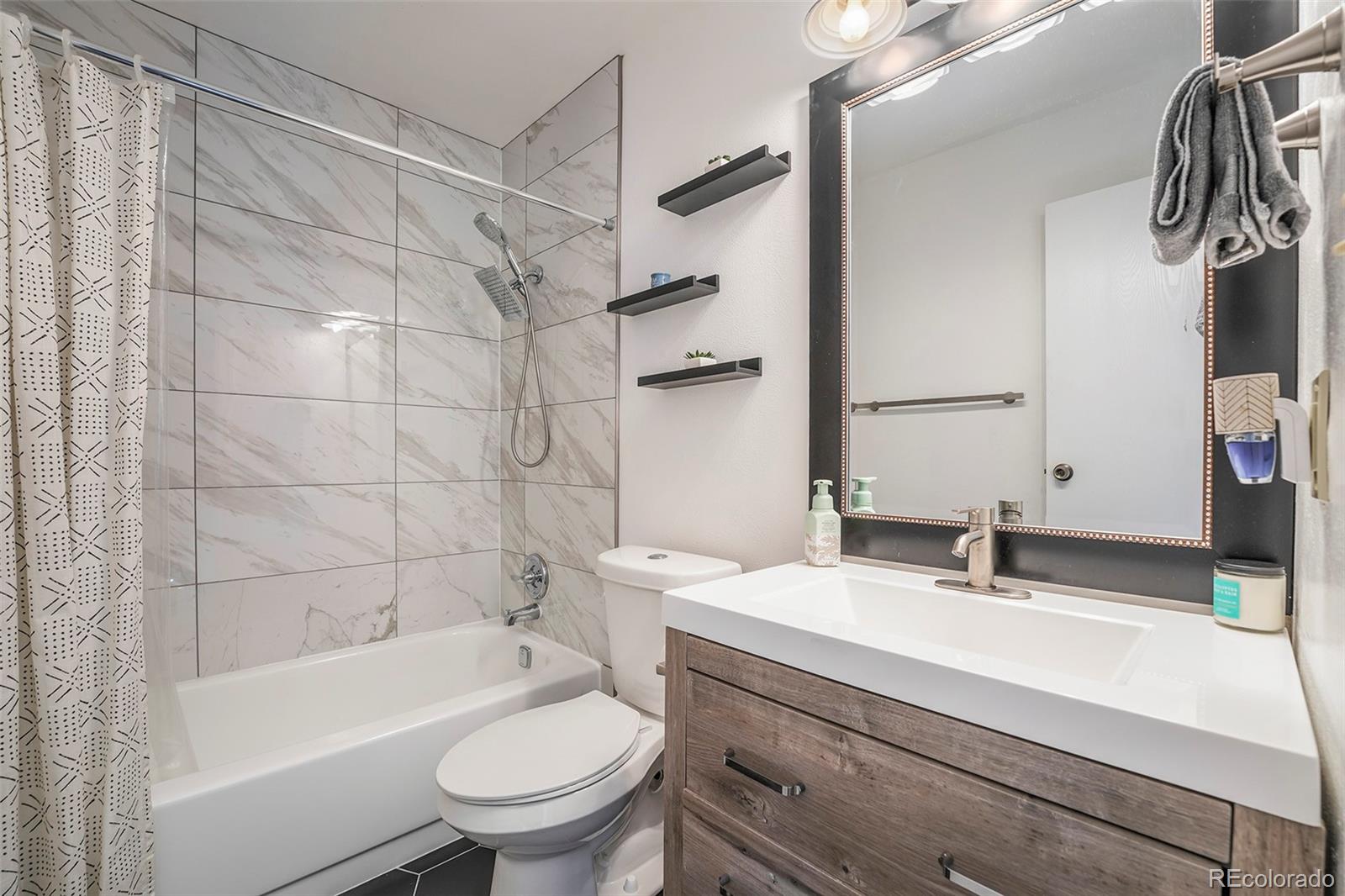MLS Image #14 for 10410 w jewell avenue,lakewood, Colorado