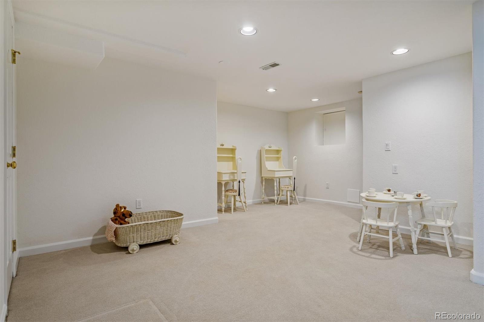 MLS Image #28 for 5371 s geneva way,englewood, Colorado