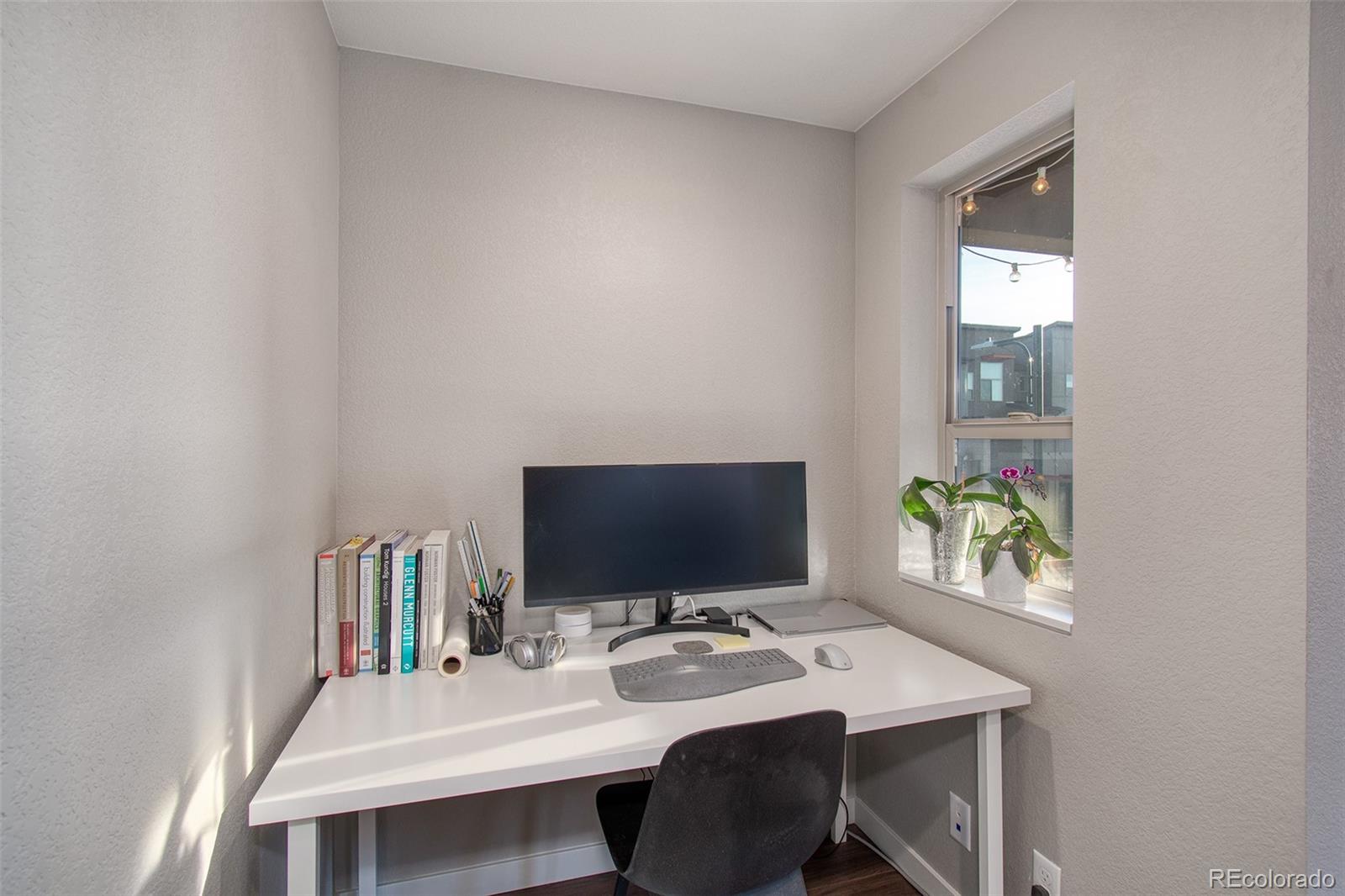 MLS Image #7 for 7959 e 54th place,denver, Colorado