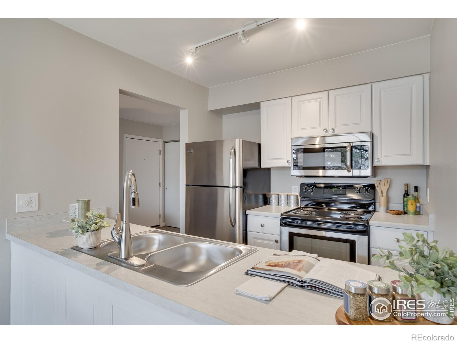 MLS Image #5 for 512 e monroe drive,fort collins, Colorado
