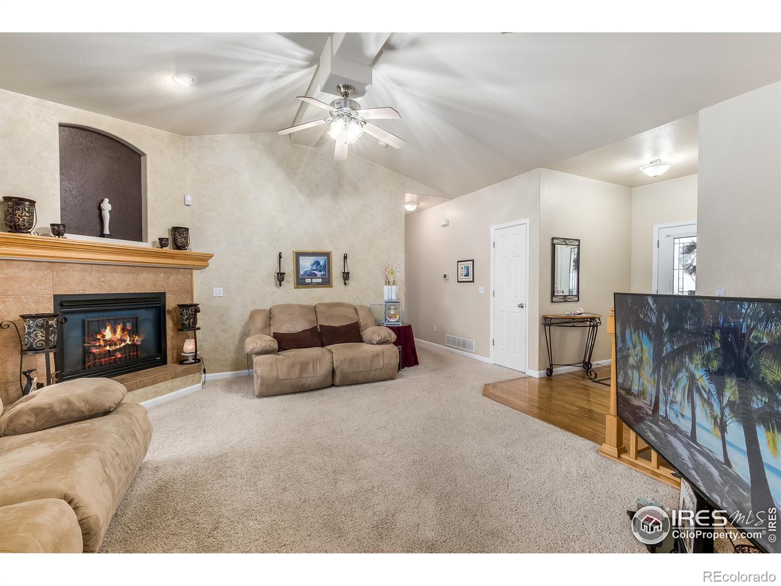 MLS Image #4 for 320  granite way,johnstown, Colorado