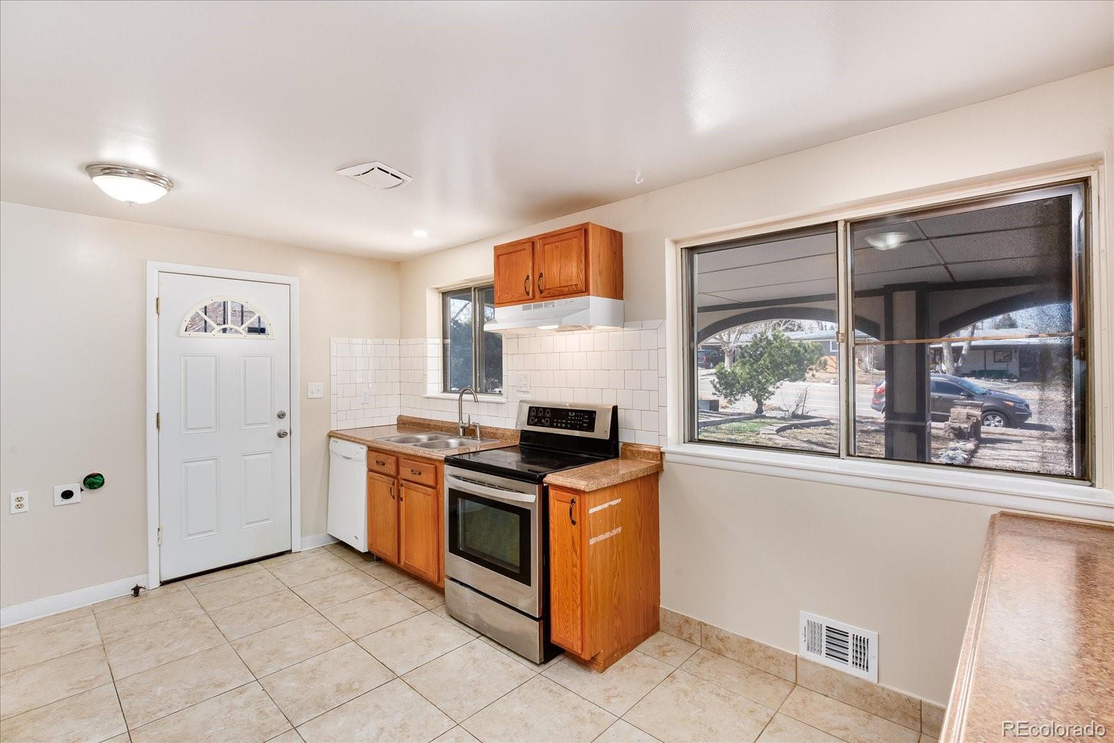 MLS Image #9 for 2700 s lowell boulevard,denver, Colorado