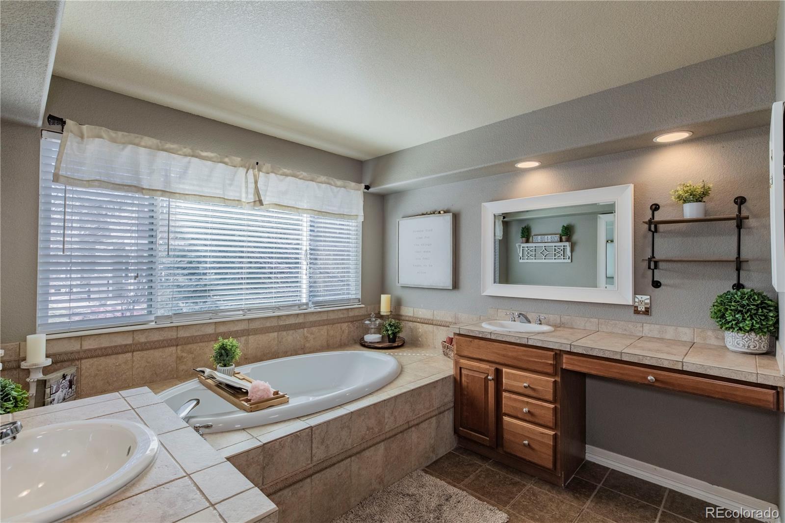 MLS Image #20 for 20394 e euclid lane,aurora, Colorado