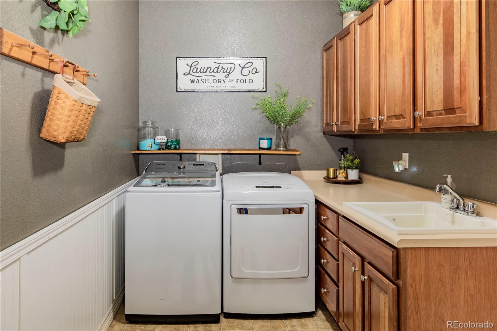 MLS Image #29 for 20394 e euclid lane,aurora, Colorado