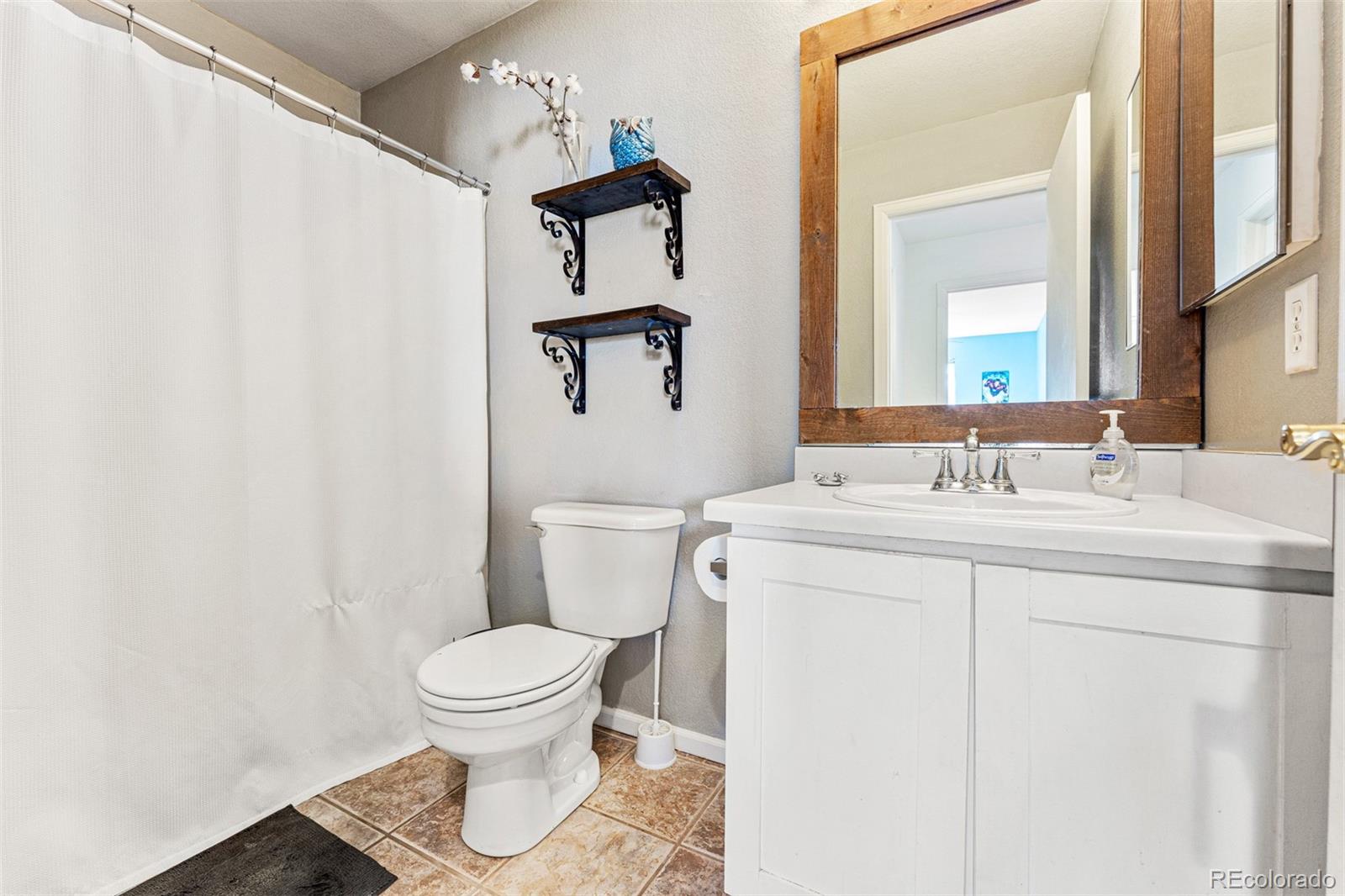 MLS Image #16 for 4211 w kenyon avenue,denver, Colorado