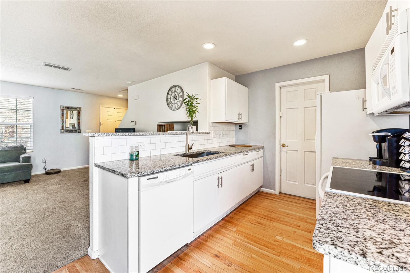 MLS Image #8 for 4211 w kenyon avenue,denver, Colorado