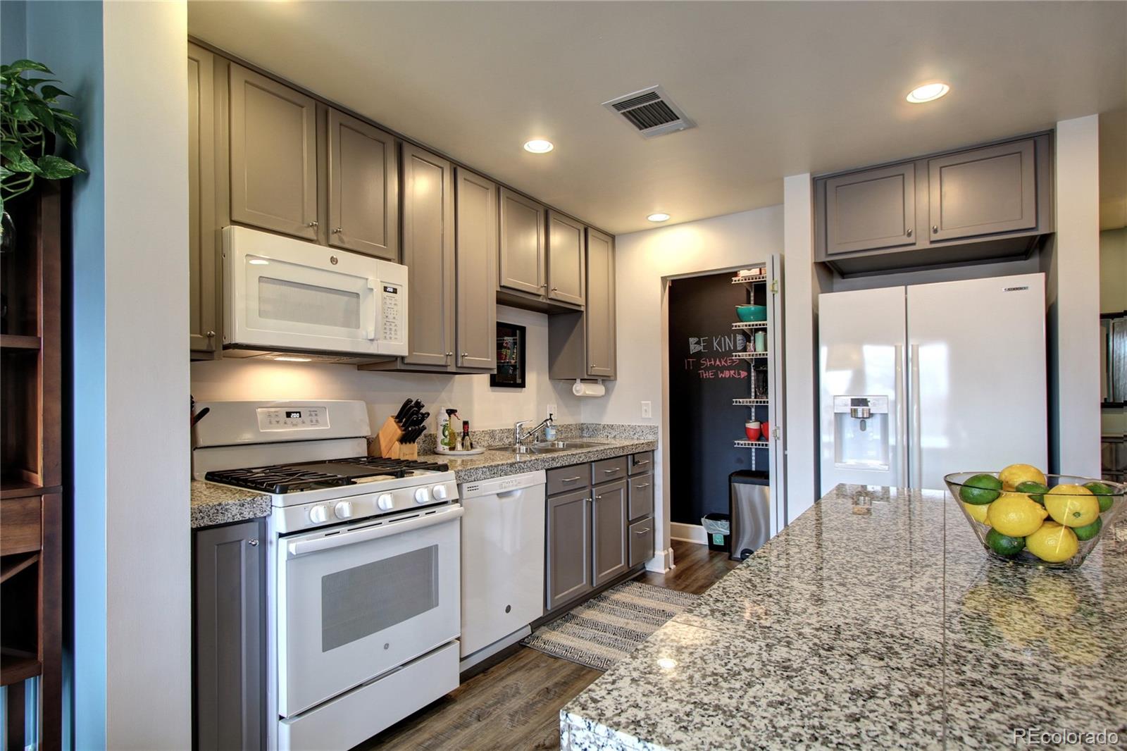 MLS Image #14 for 1630  clarkson street,denver, Colorado
