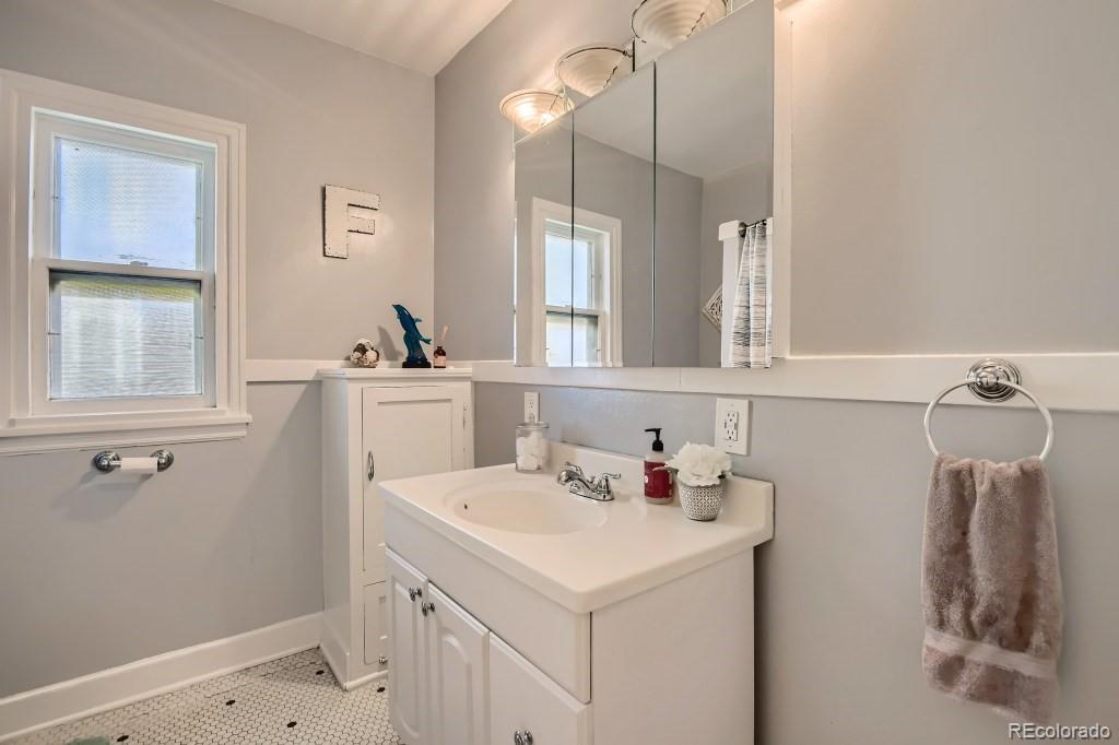 MLS Image #12 for 1637  elm street,denver, Colorado