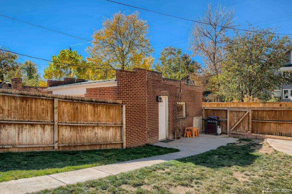 MLS Image #25 for 1637  elm street,denver, Colorado