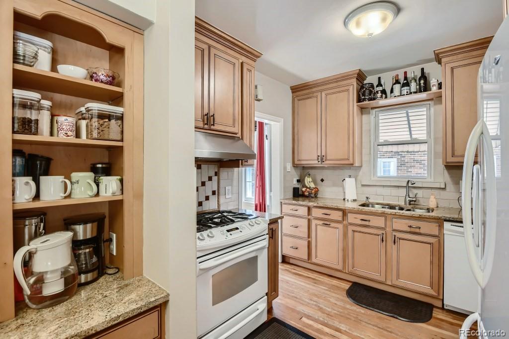 MLS Image #6 for 1637  elm street,denver, Colorado