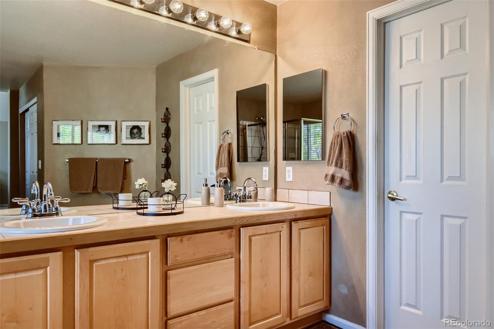 MLS Image #14 for 8822 s iris court,littleton, Colorado