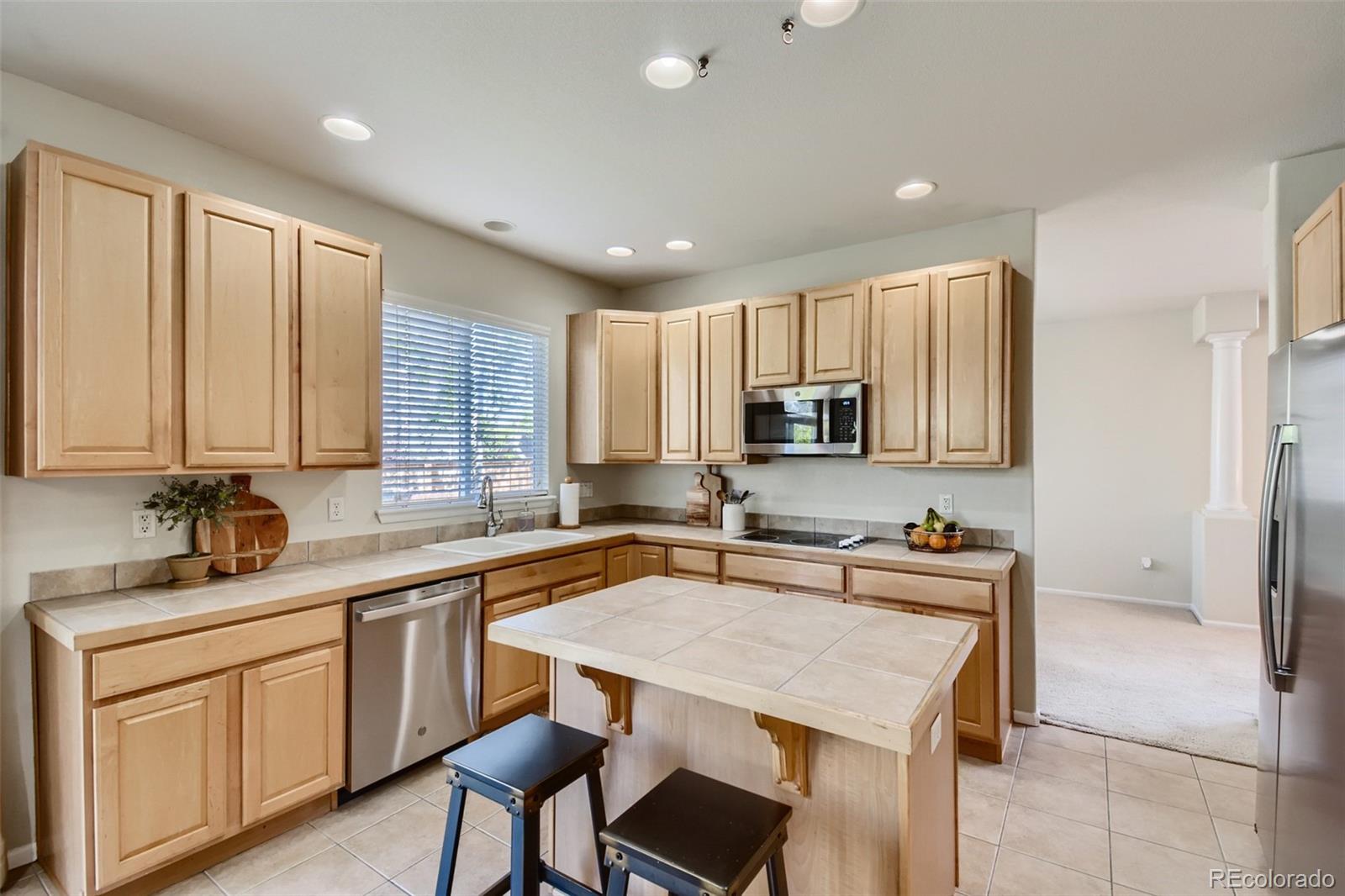 MLS Image #5 for 8822 s iris court,littleton, Colorado