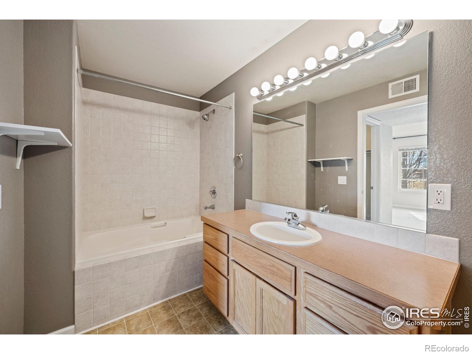 MLS Image #13 for 100  beacon way,windsor, Colorado