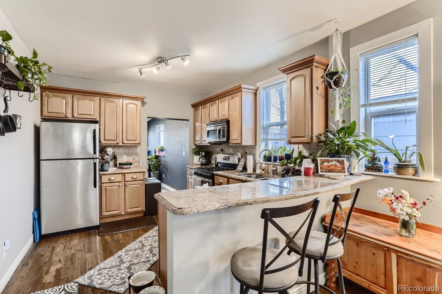MLS Image #5 for 1819 s lincoln street,denver, Colorado