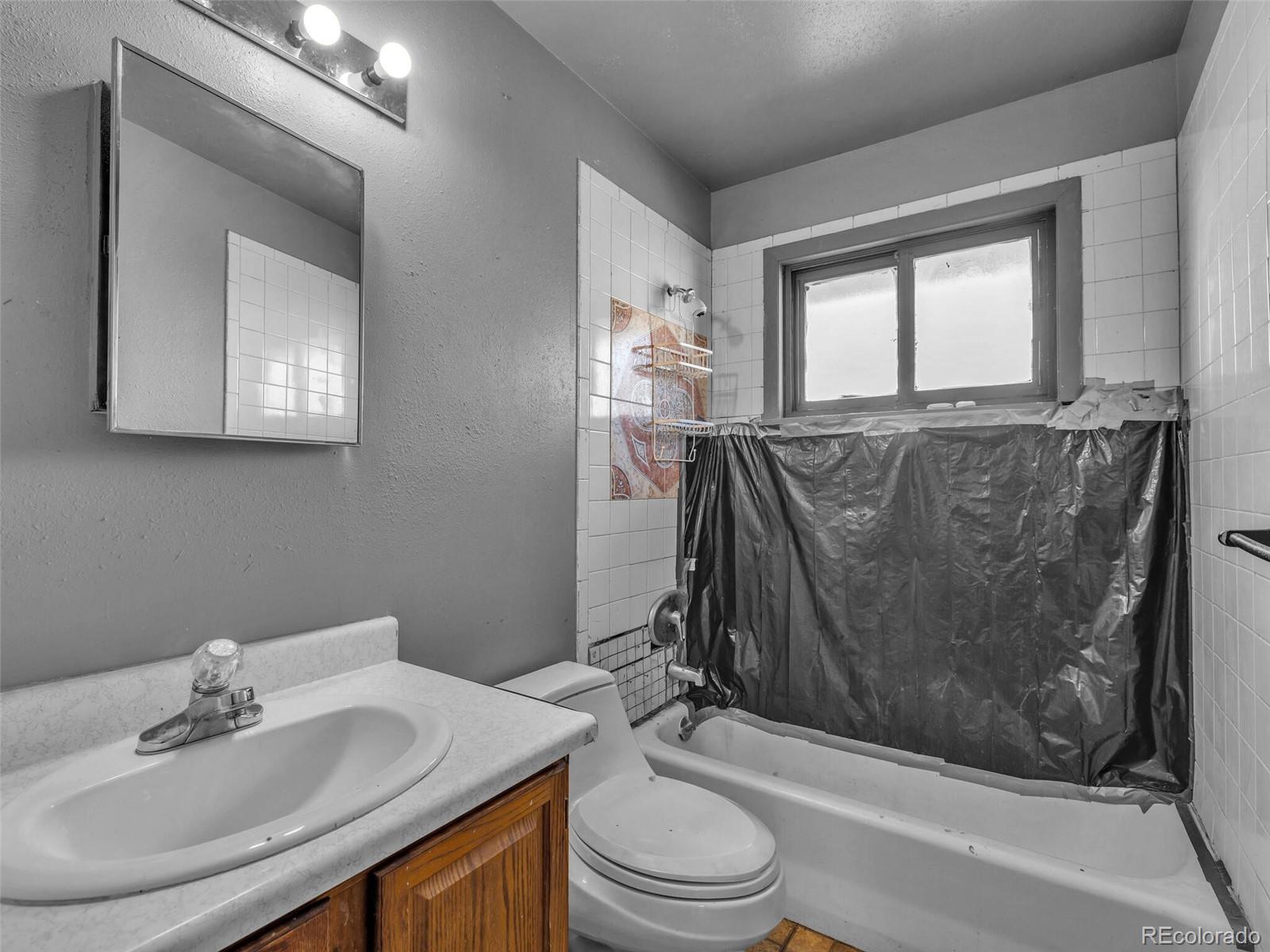 MLS Image #14 for 7161  avrum drive,denver, Colorado