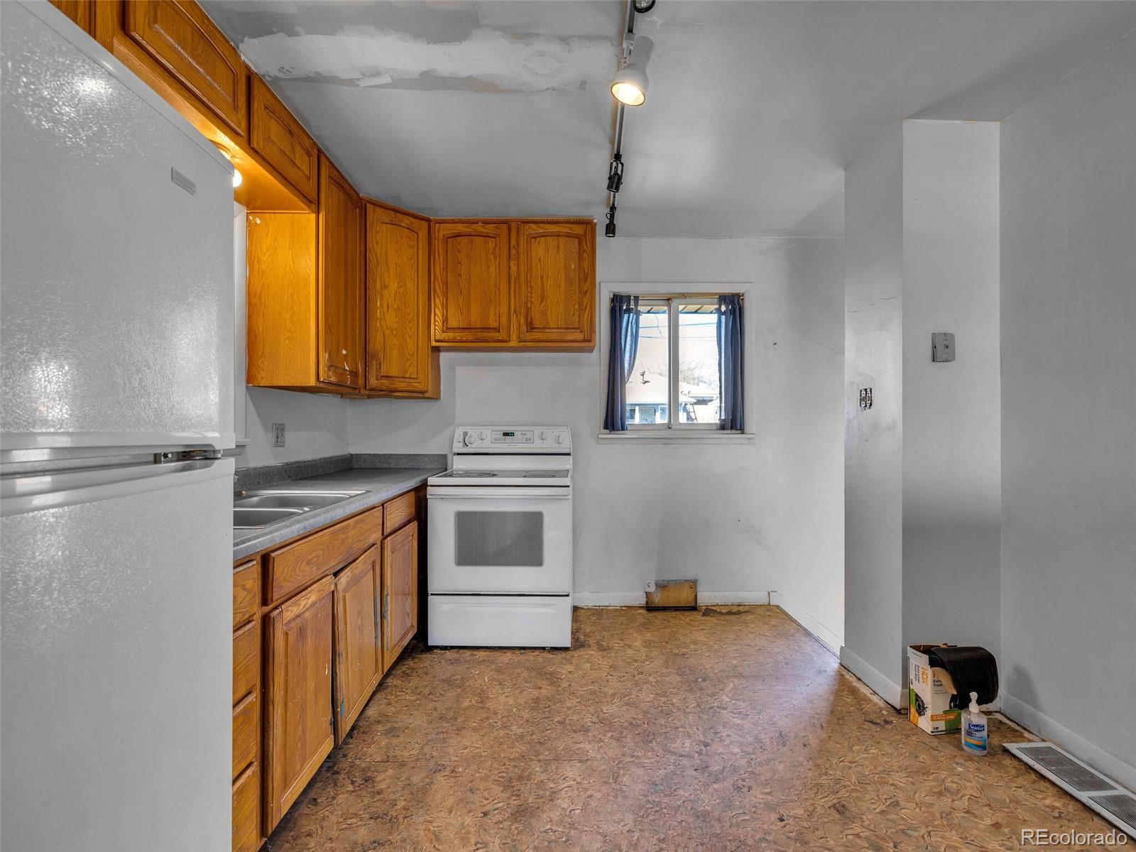 MLS Image #5 for 7161  avrum drive,denver, Colorado