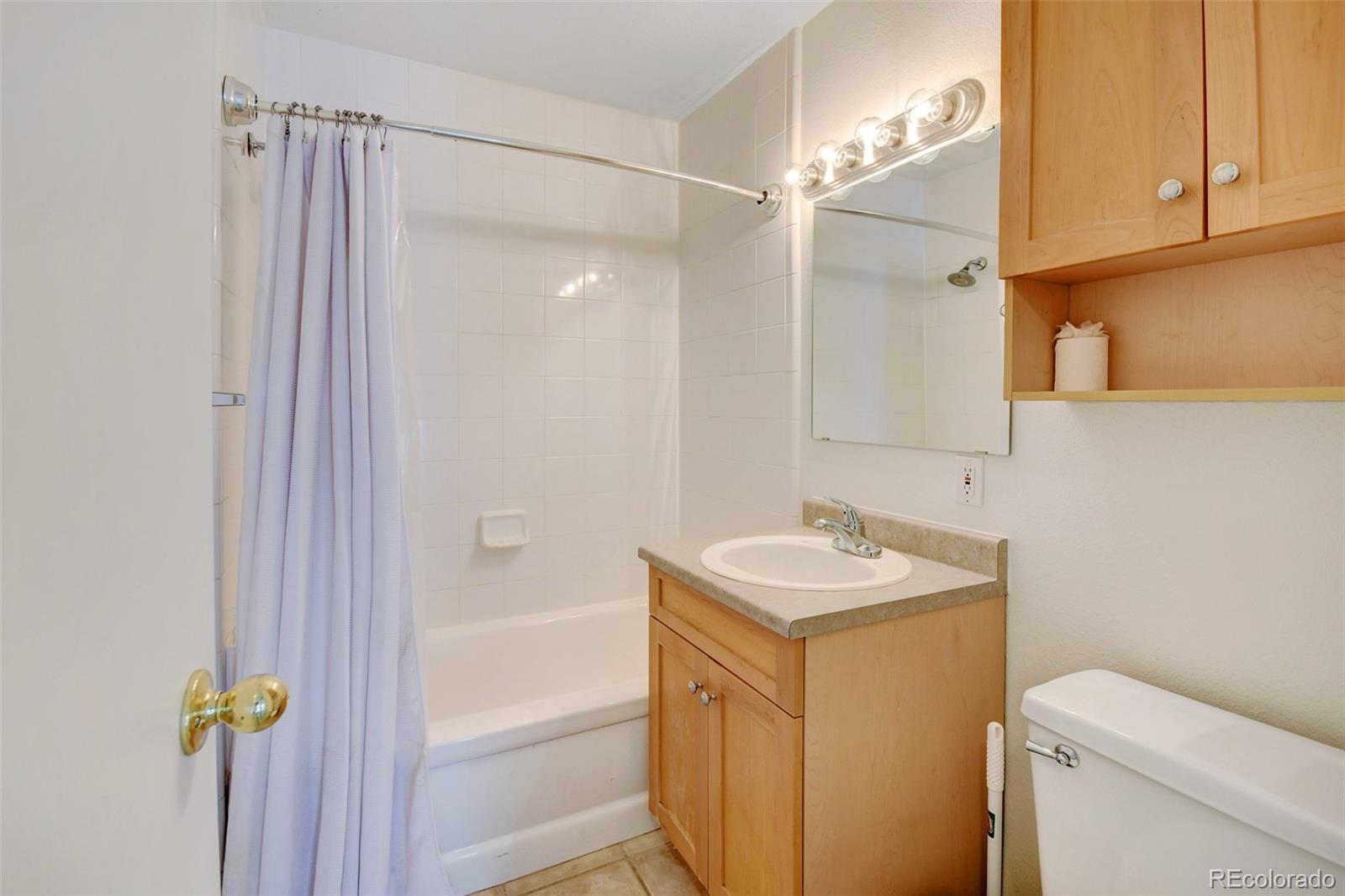 MLS Image #15 for 2500 s york street,denver, Colorado