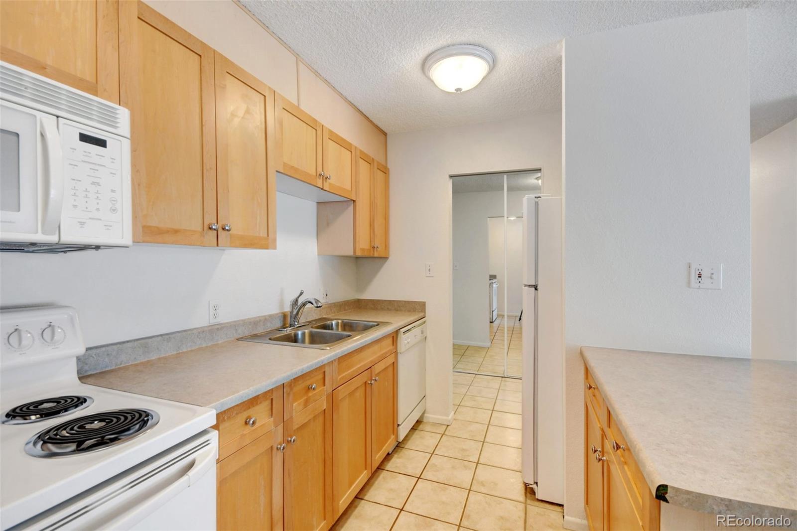MLS Image #2 for 2500 s york street,denver, Colorado