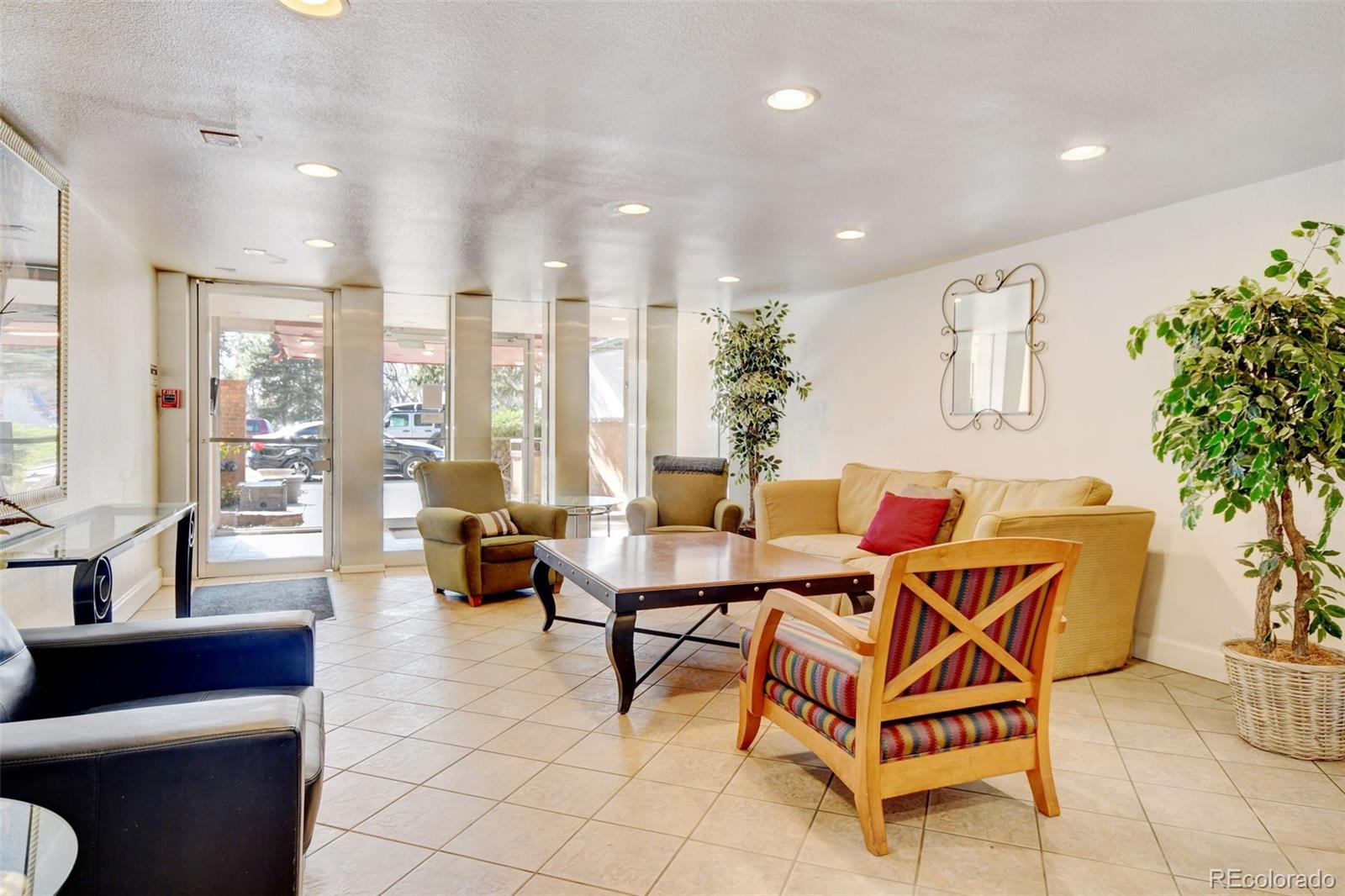 MLS Image #20 for 2500 s york street,denver, Colorado