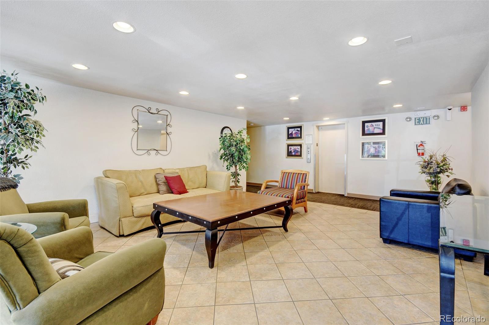 MLS Image #21 for 2500 s york street,denver, Colorado