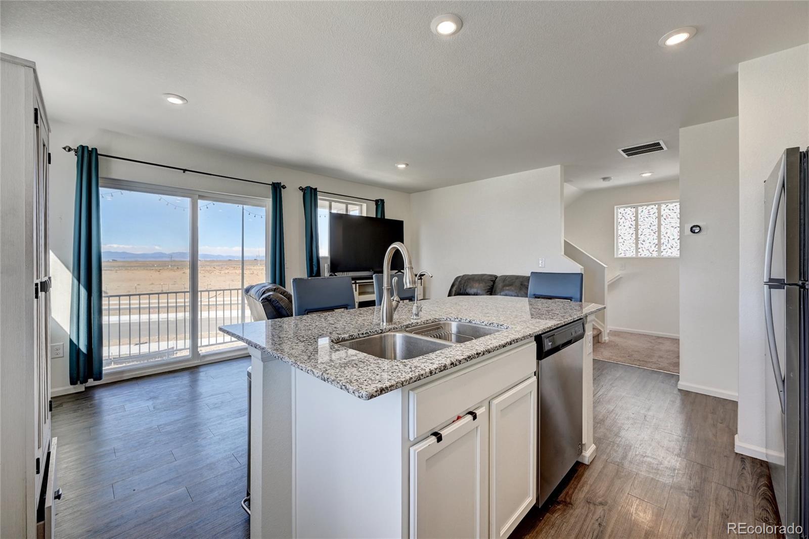 MLS Image #6 for 17717 e 54th avenue,denver, Colorado