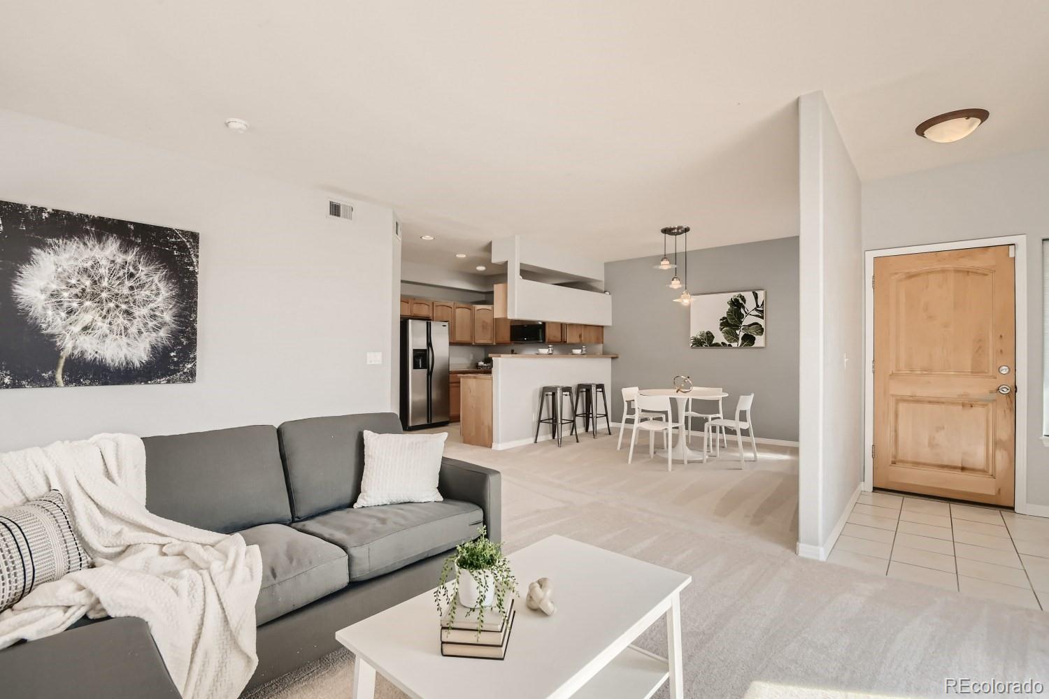MLS Image #3 for 940 s locust street,denver, Colorado