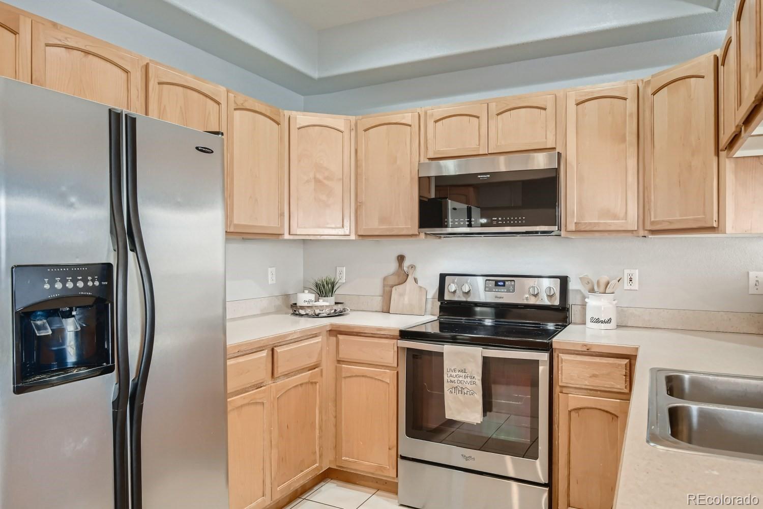MLS Image #6 for 940 s locust street,denver, Colorado