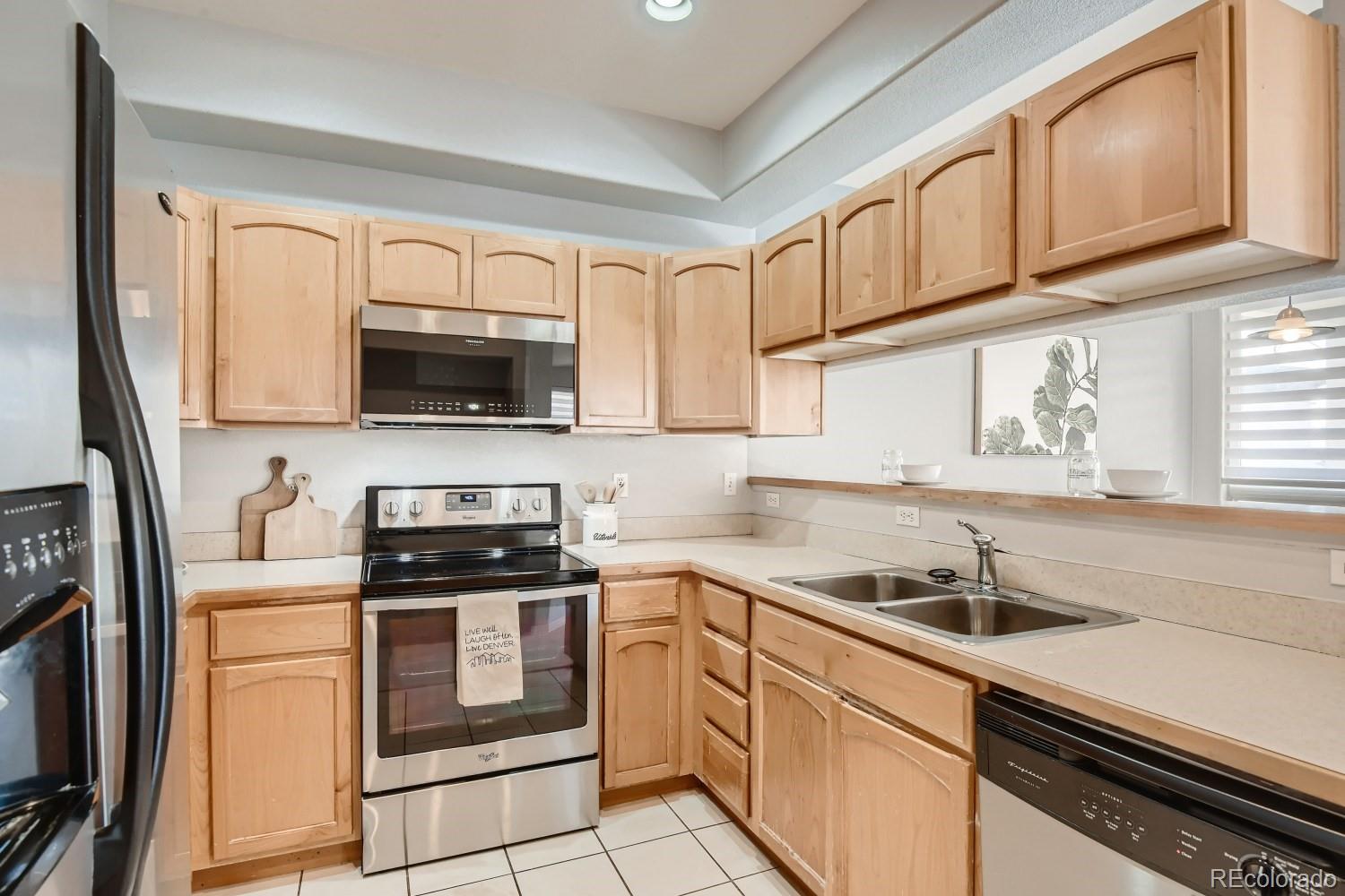 MLS Image #7 for 940 s locust street,denver, Colorado