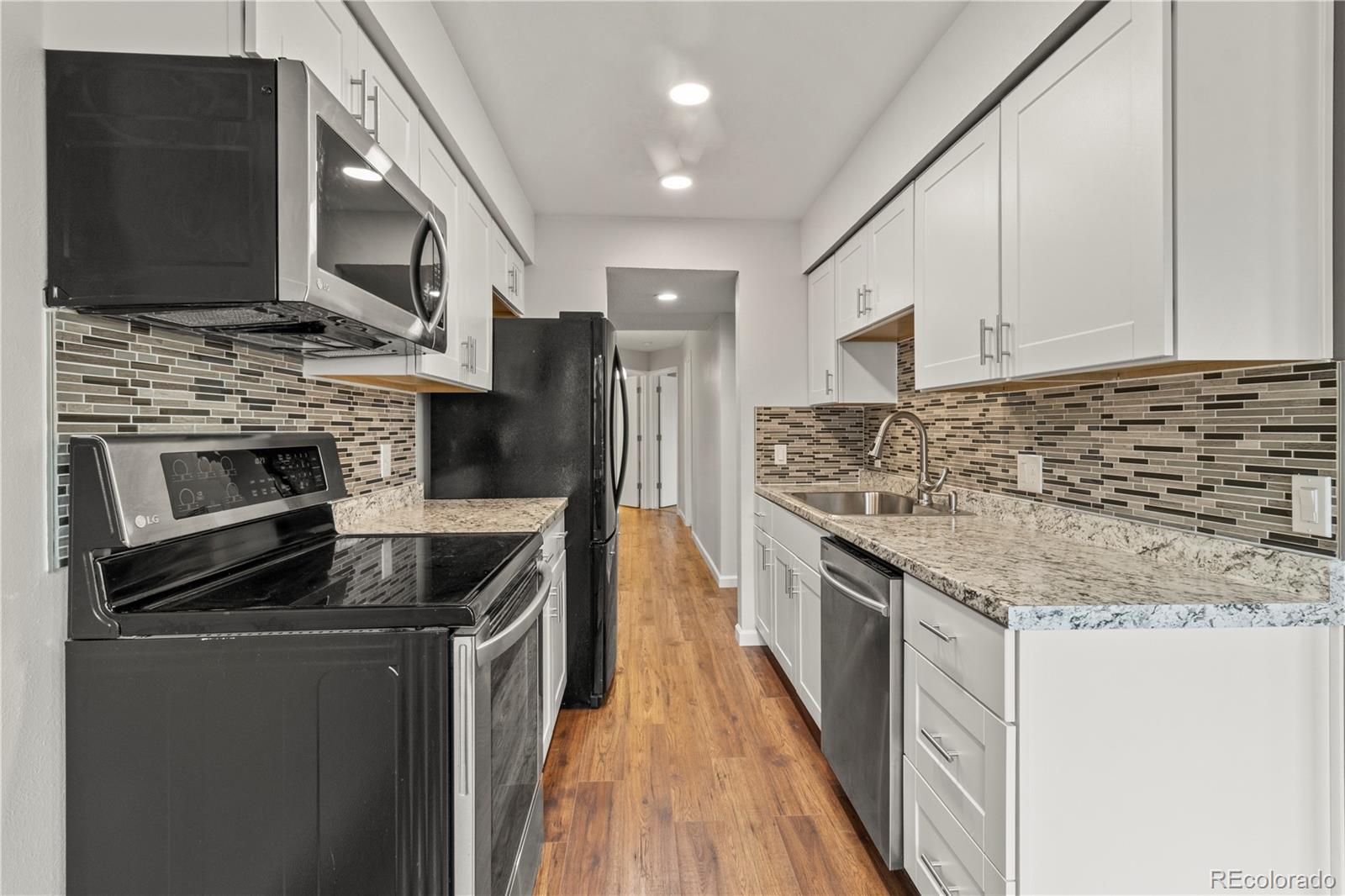 MLS Image #3 for 17652 e loyola drive,aurora, Colorado