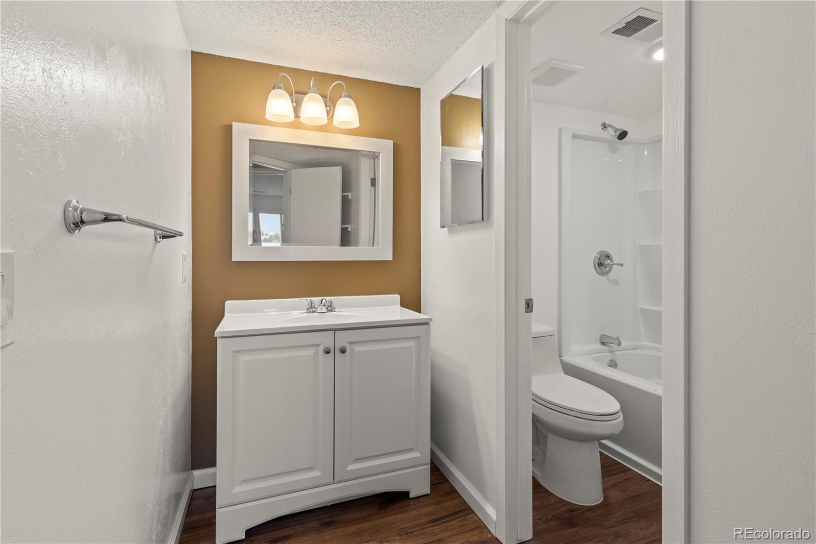 MLS Image #9 for 17652 e loyola drive,aurora, Colorado
