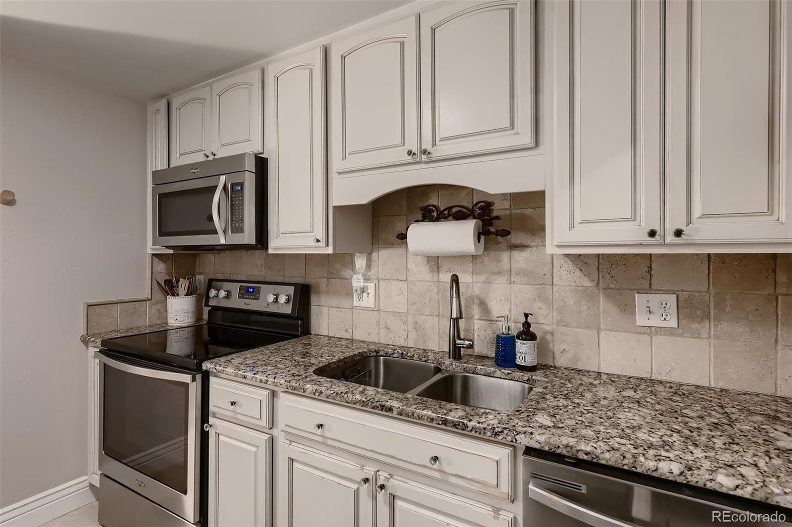 MLS Image #14 for 3200 s clarkson street,englewood, Colorado