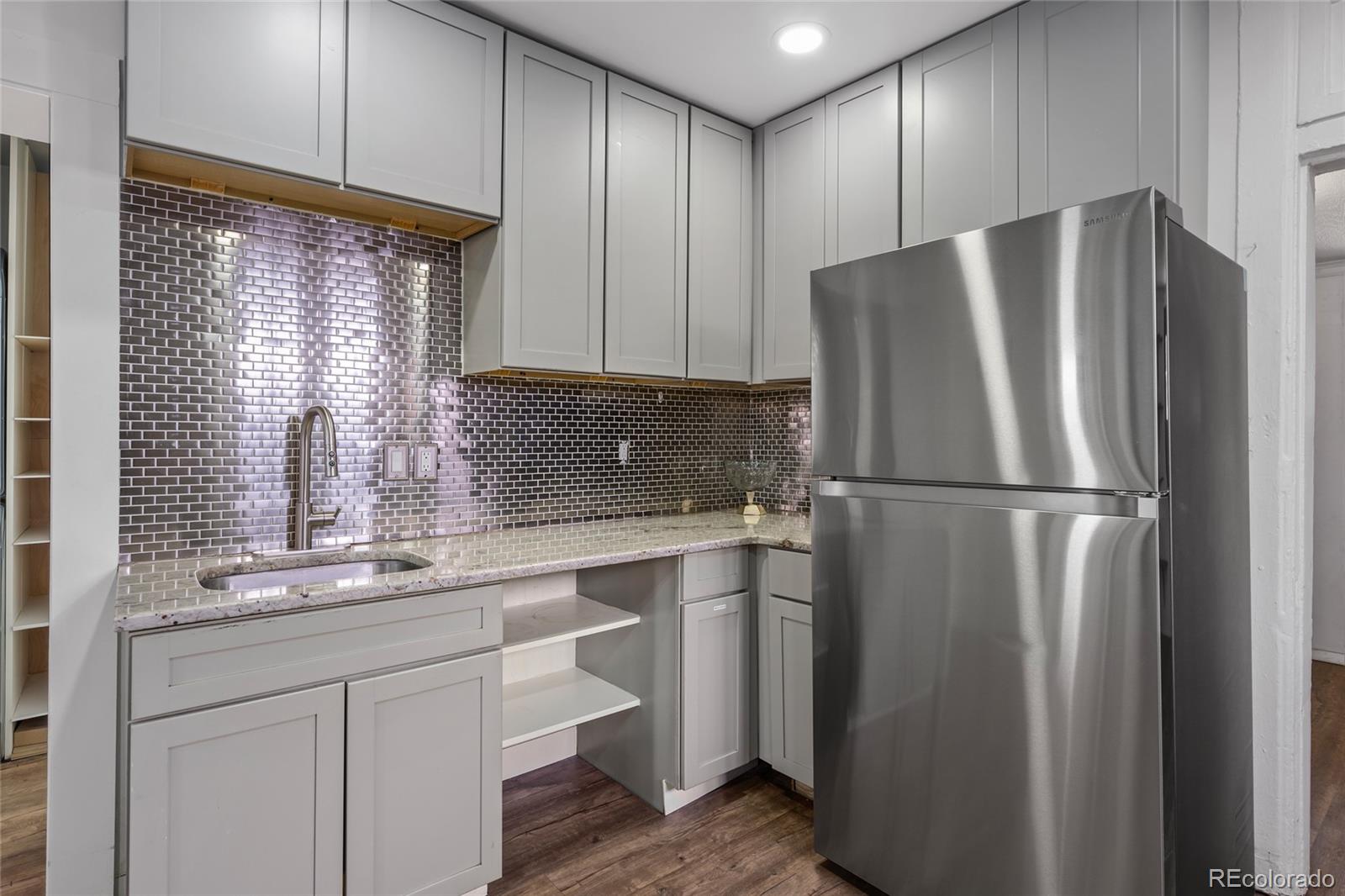 MLS Image #4 for 950 w 7th avenue,denver, Colorado