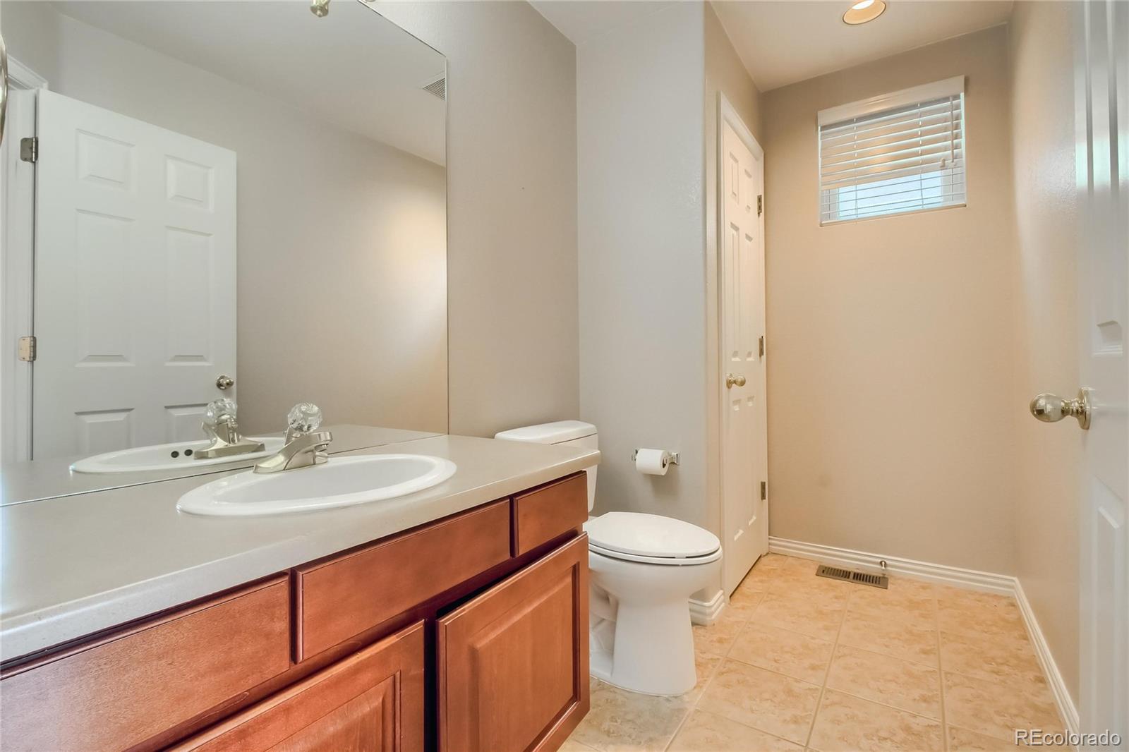 MLS Image #14 for 1011 s valentia street,denver, Colorado