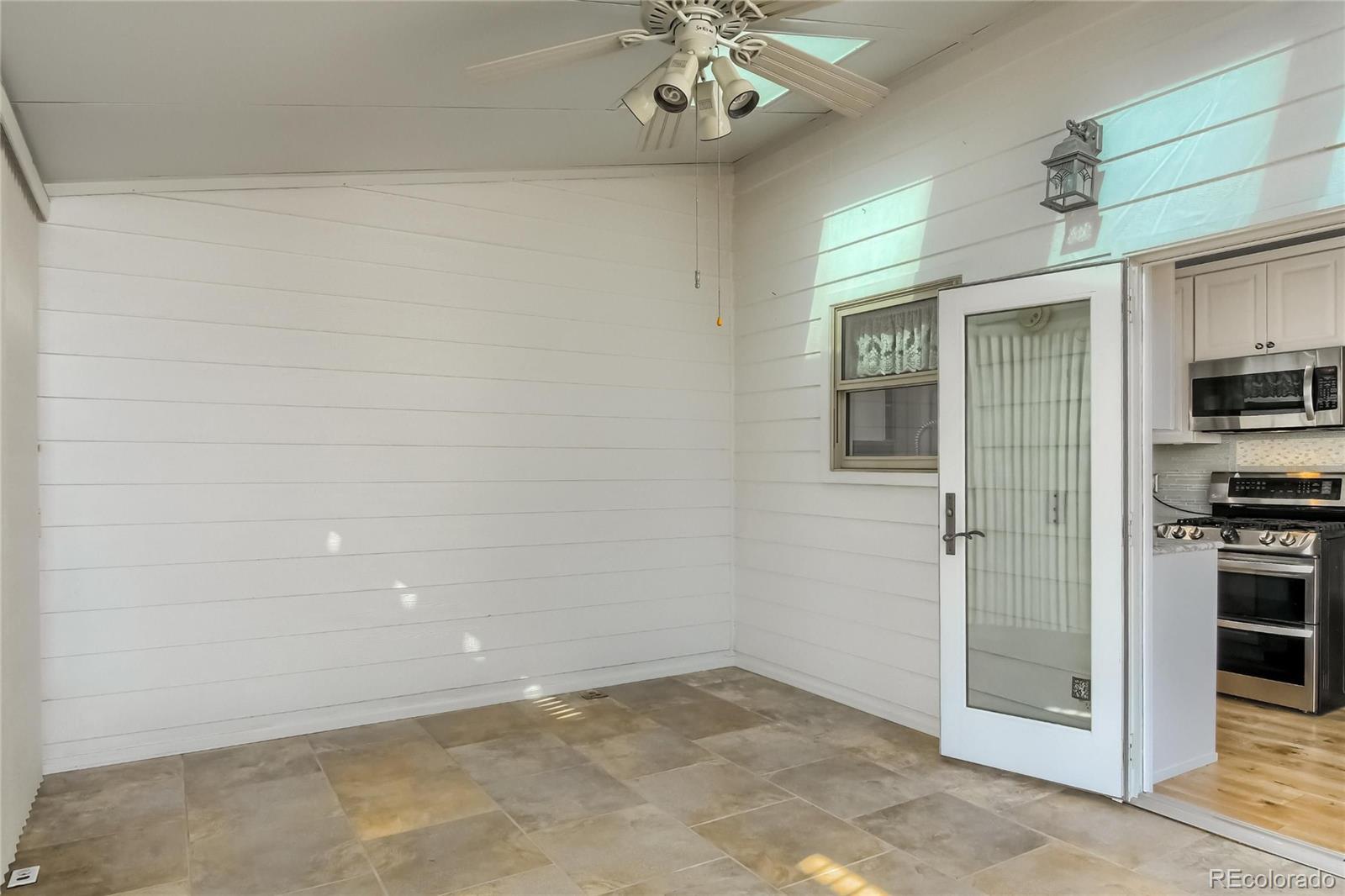 MLS Image #11 for 19471 e buchanan place,aurora, Colorado