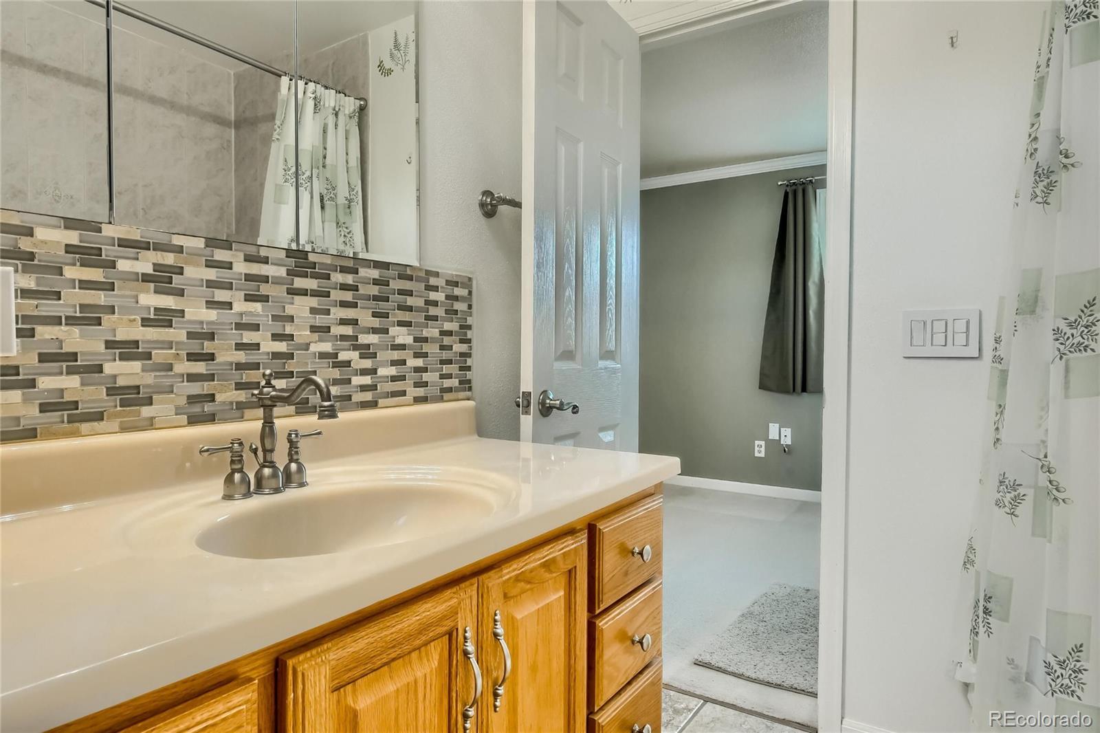 MLS Image #16 for 19471 e buchanan place,aurora, Colorado