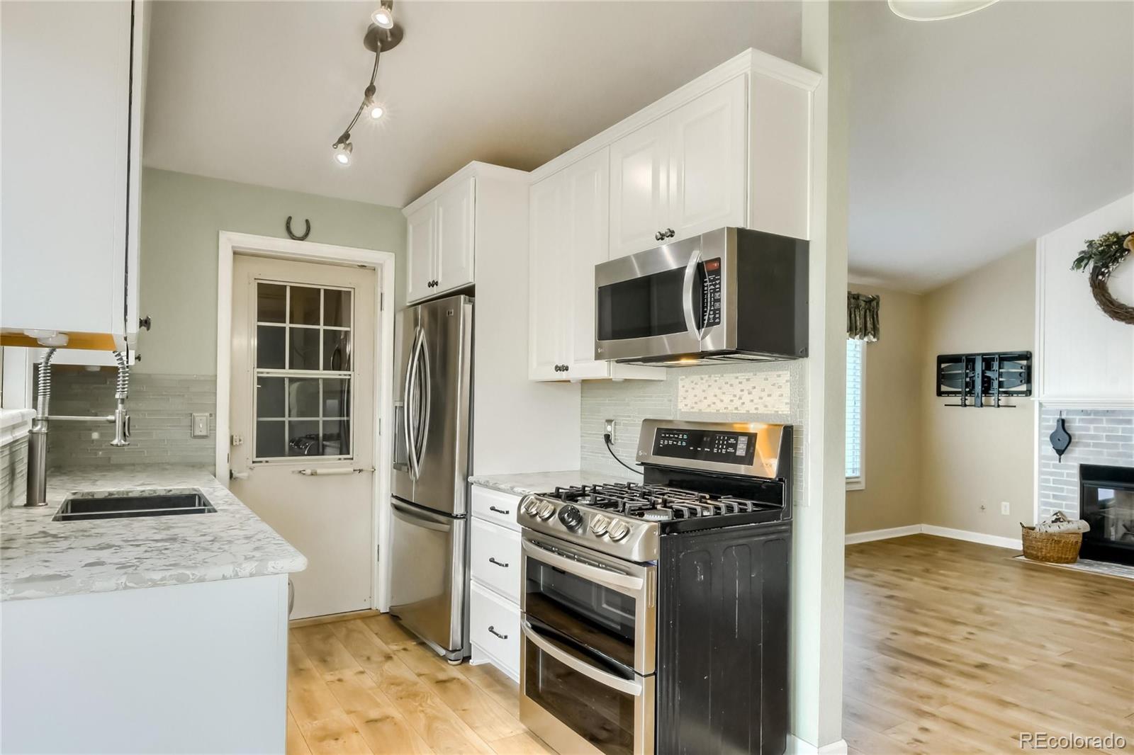 MLS Image #4 for 19471 e buchanan place,aurora, Colorado
