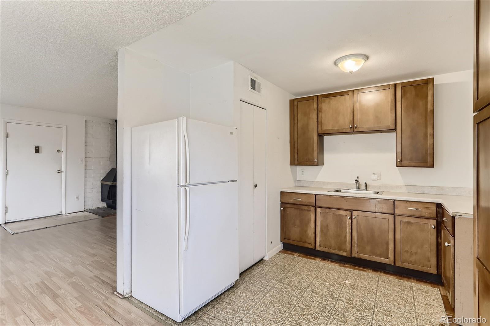 MLS Image #9 for 6800 e tennessee avenue,denver, Colorado