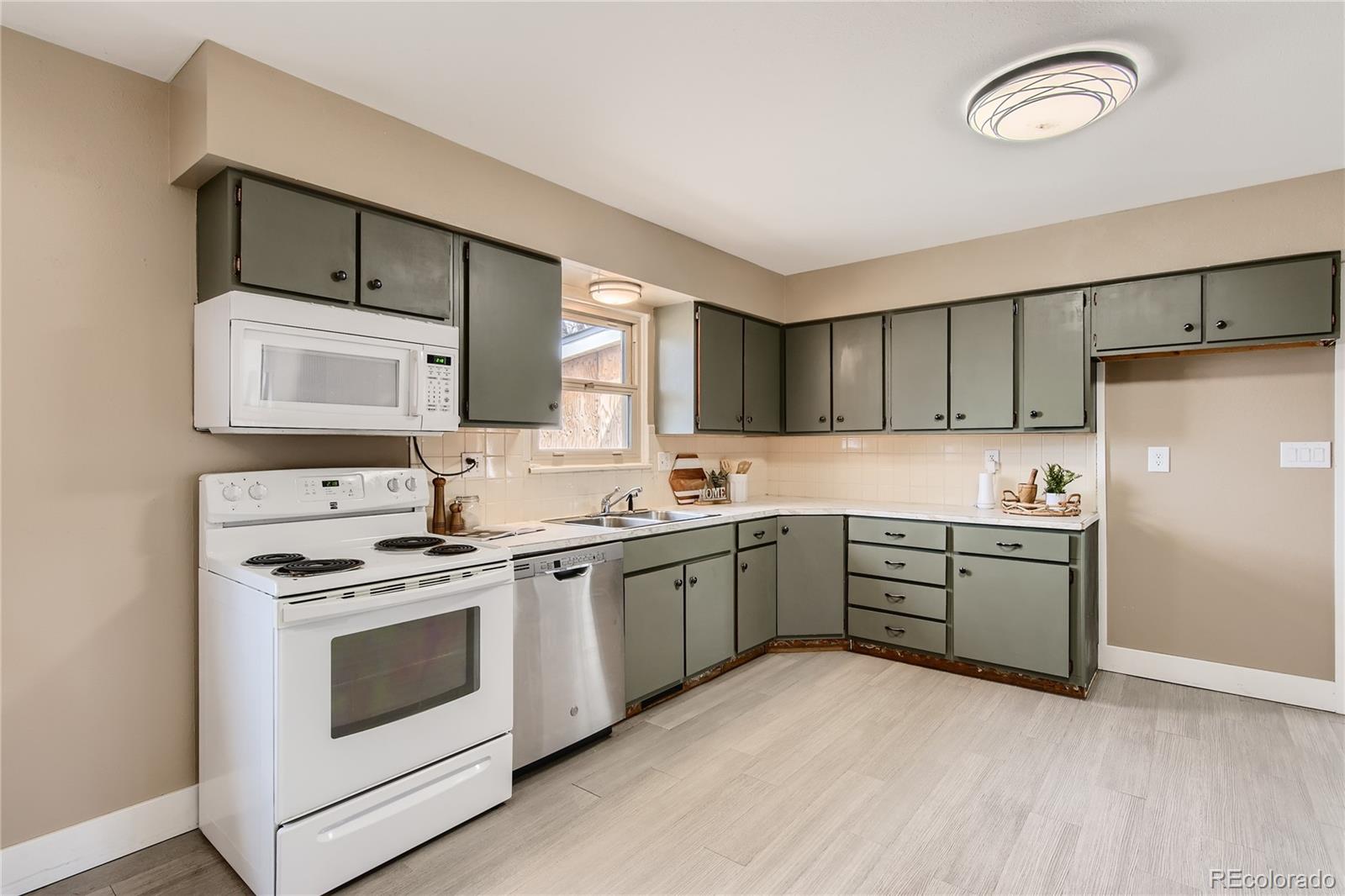 MLS Image #8 for 4007 w b street,greeley, Colorado