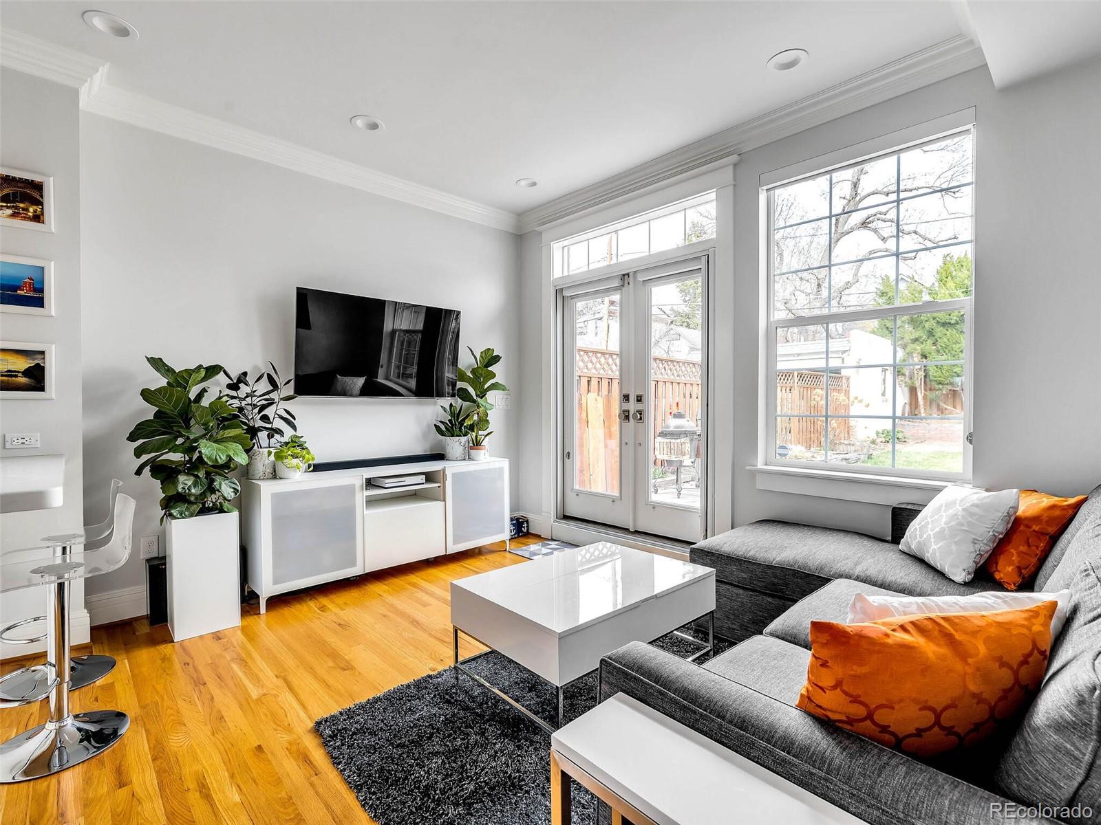MLS Image #11 for 250 s pearl street,denver, Colorado