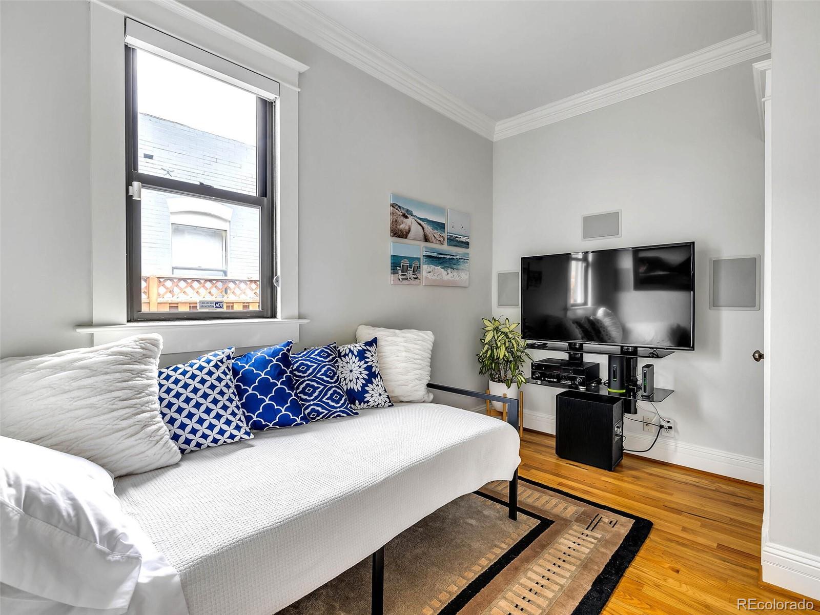 MLS Image #13 for 250 s pearl street,denver, Colorado