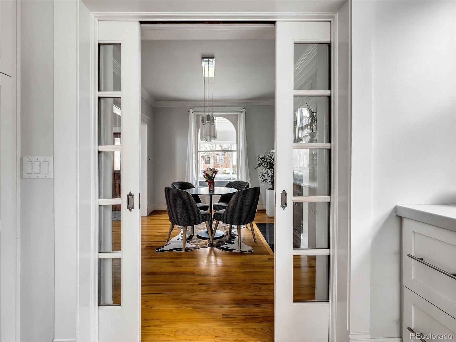 MLS Image #5 for 250 s pearl street,denver, Colorado