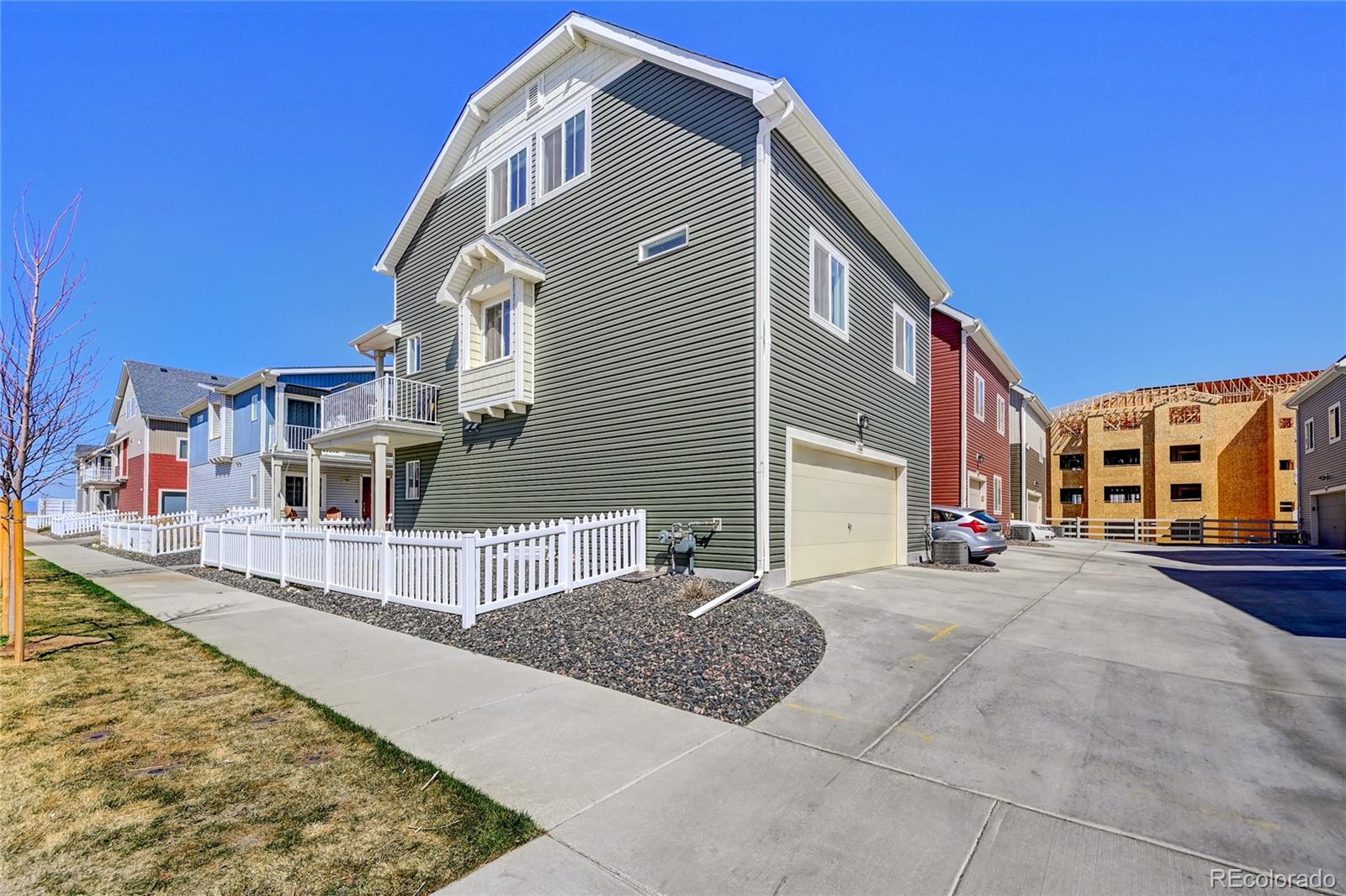 MLS Image #10 for 17827 e 54th avenue,denver, Colorado