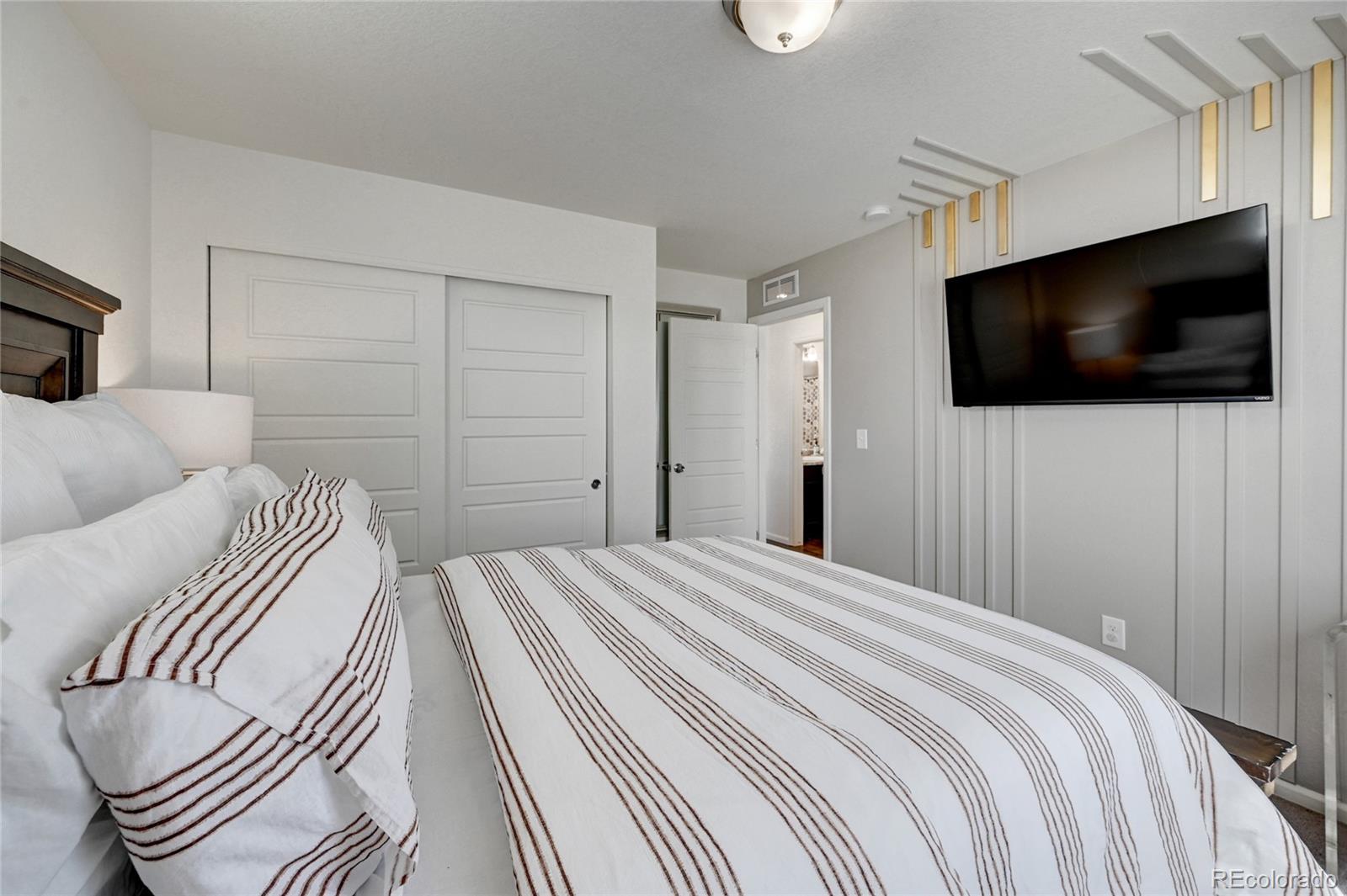 MLS Image #5 for 17827 e 54th avenue,denver, Colorado