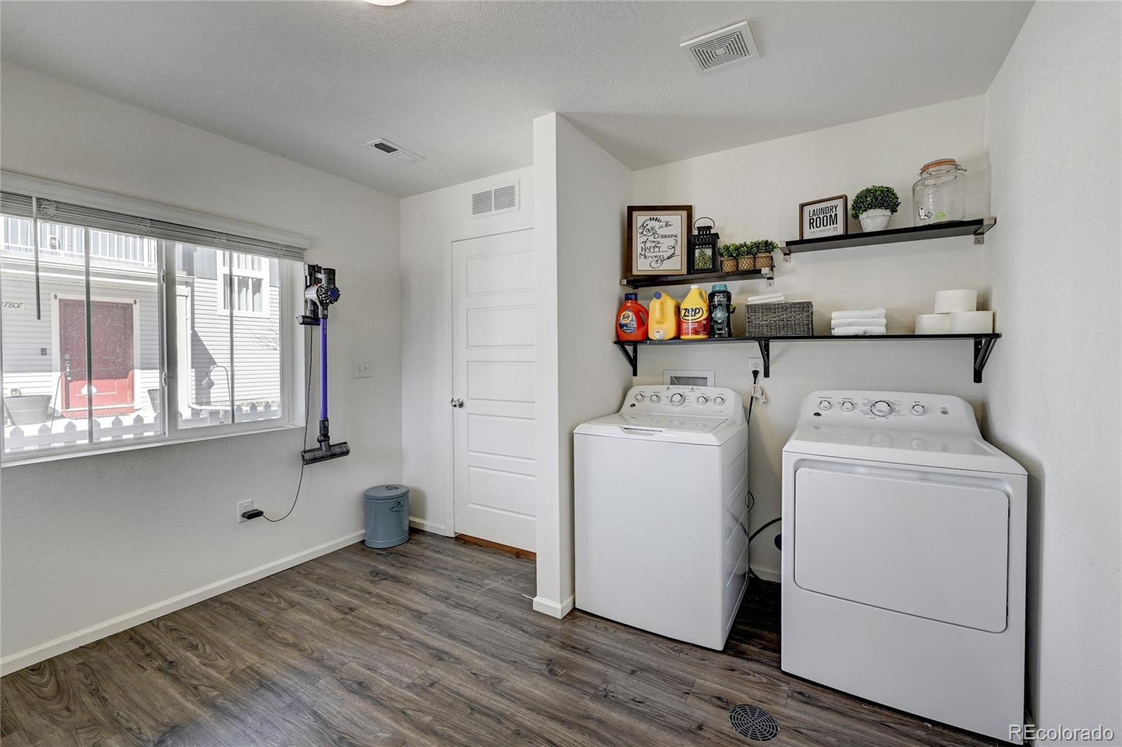 MLS Image #9 for 17827 e 54th avenue,denver, Colorado