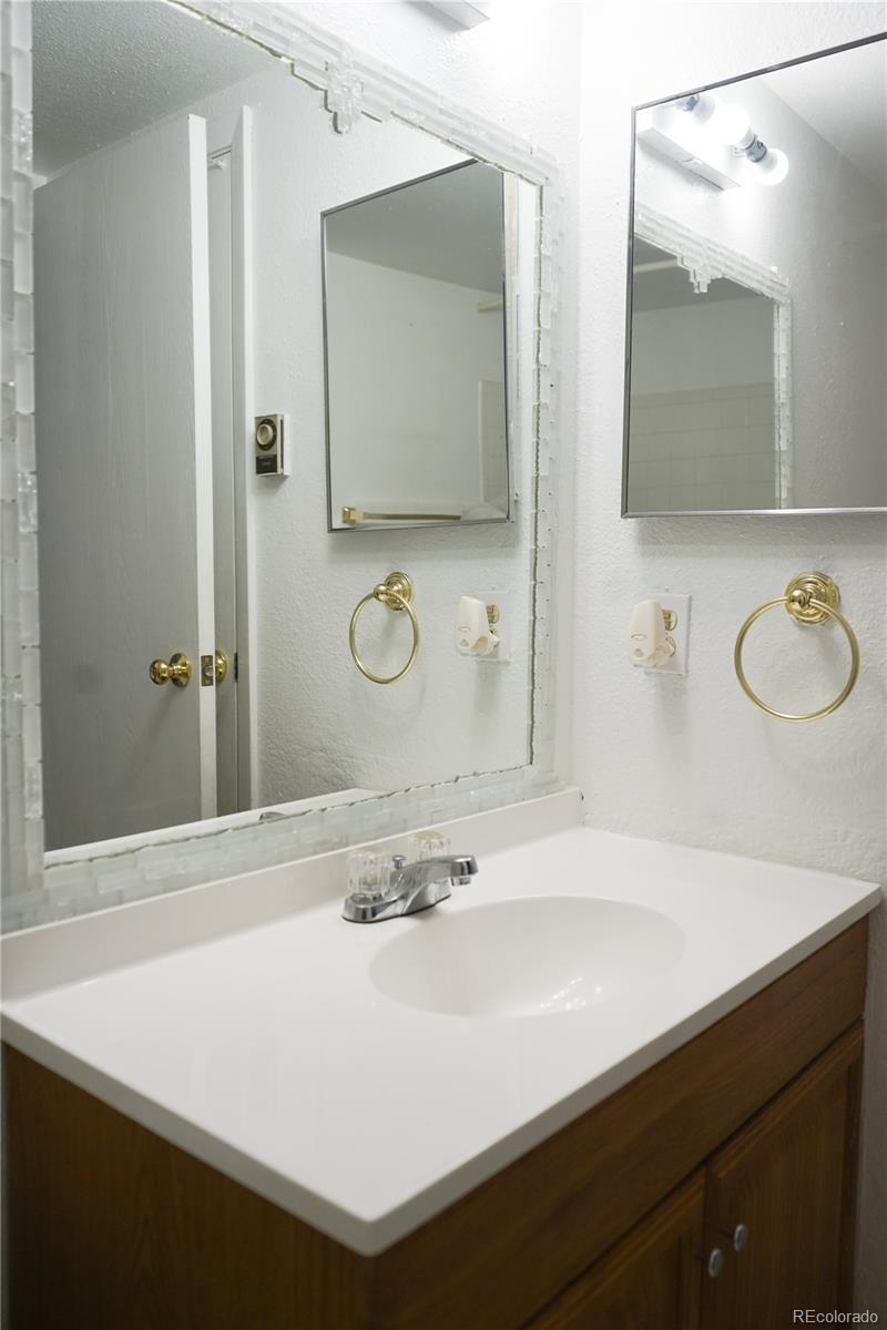 MLS Image #12 for 17371 e mansfield avenue,aurora, Colorado