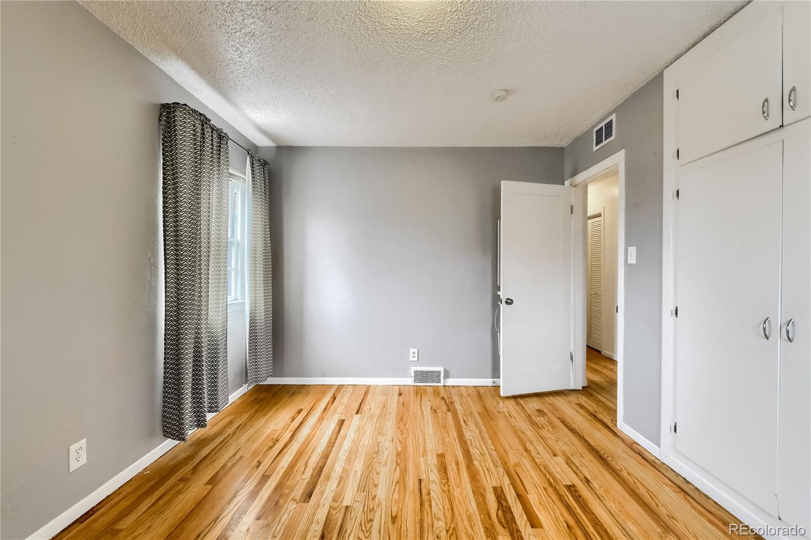 MLS Image #11 for 1523 s meade street,denver, Colorado